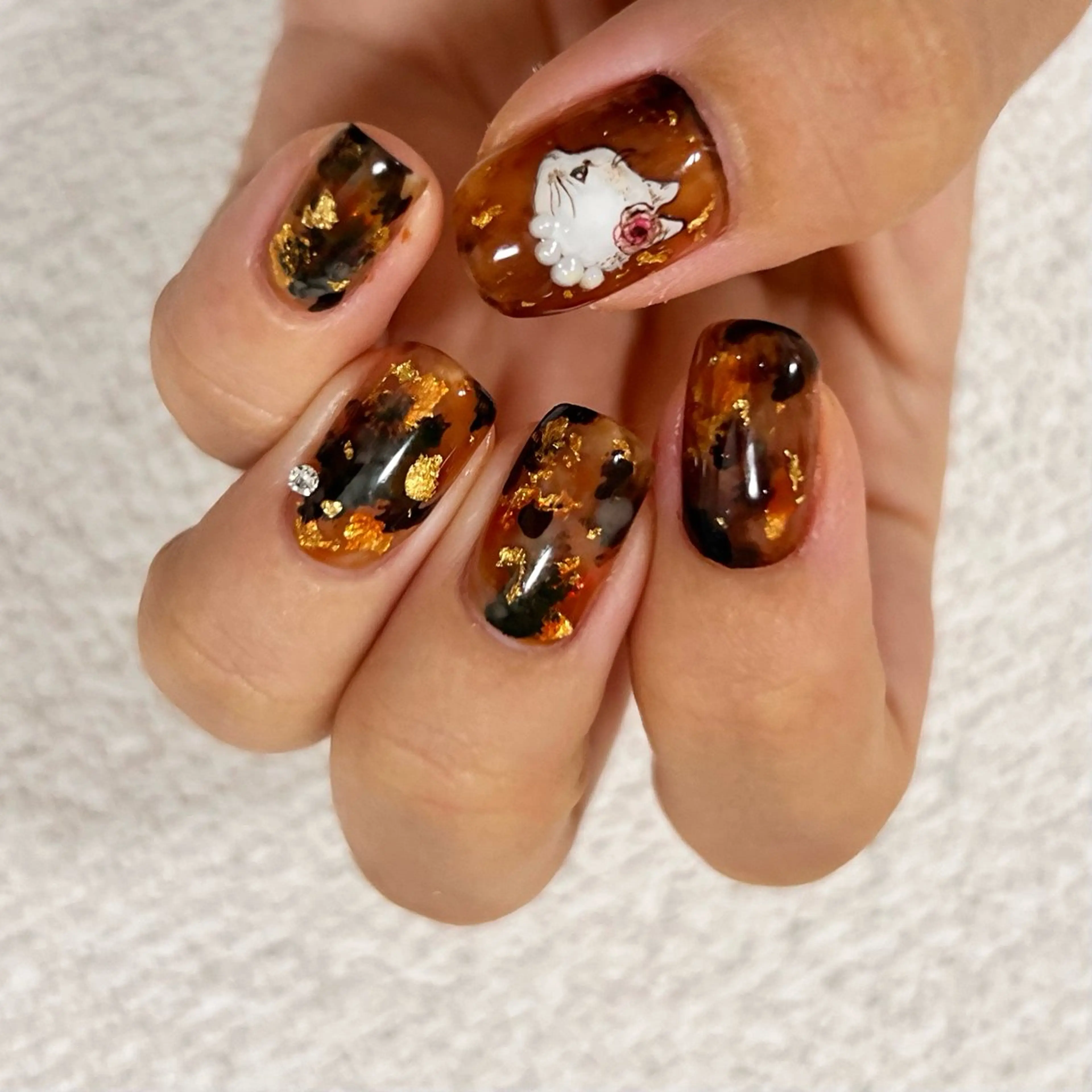 ネイル ジェルネイル ストーンネイル ハンドネイル FIORITURA Maikoのネイルデザイン