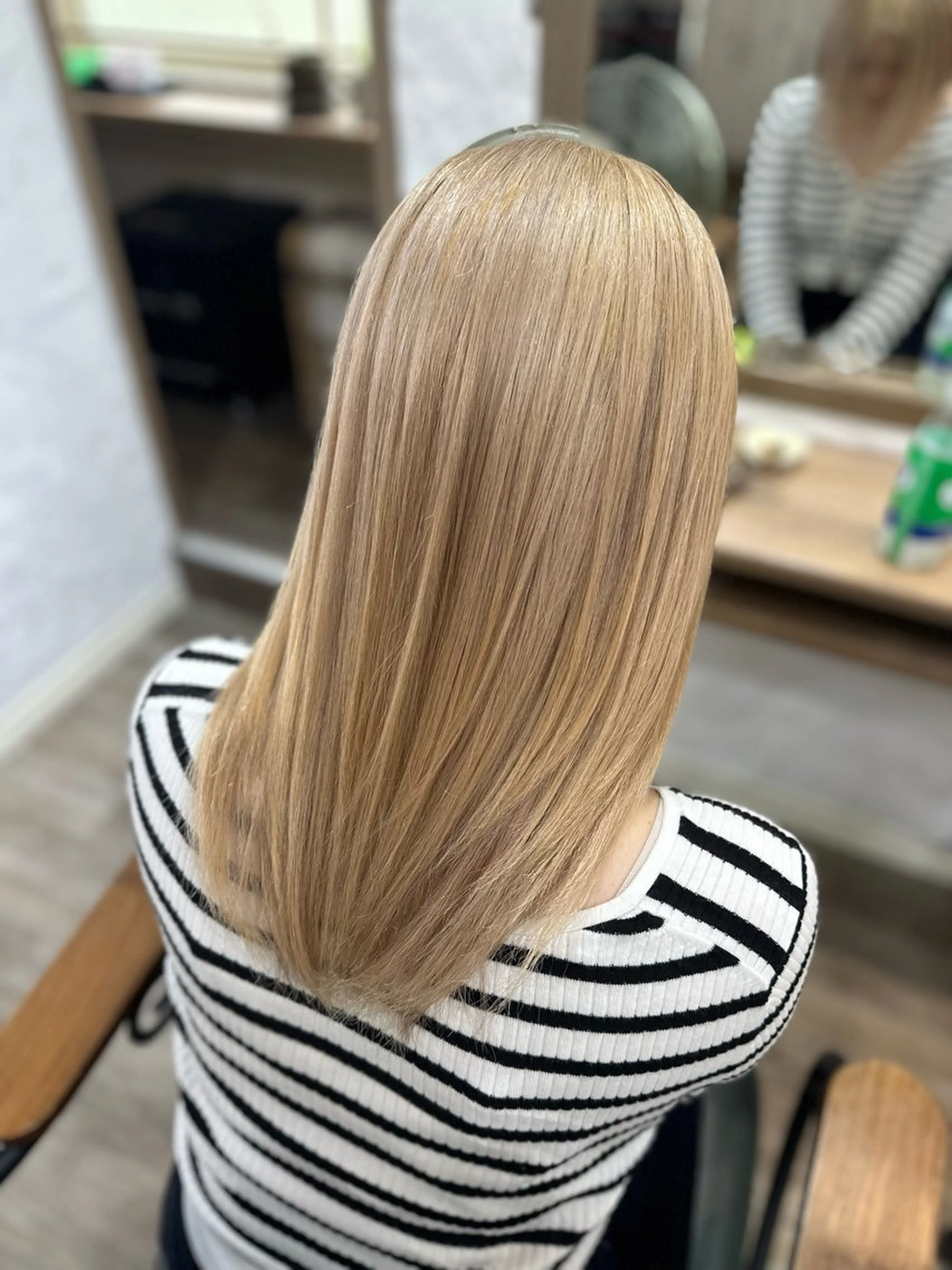 セミロング カラー LAURA＆RO所属・LAURA &RO 🫧はるか🫧のヘアスタイル