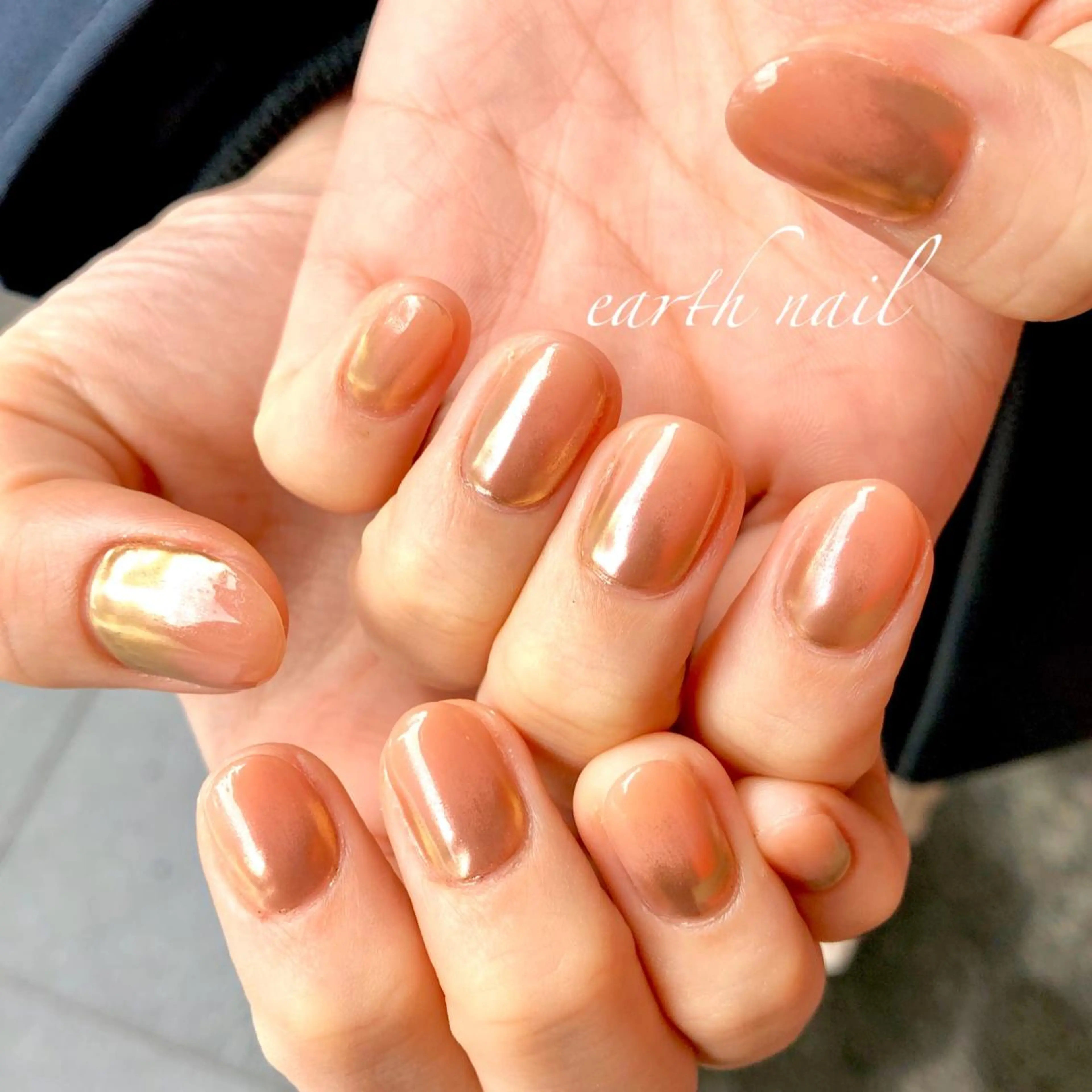 ネイル グラデーション ミラーネイル ハンドネイル 🧁🥕 asukaのネイルデザイン