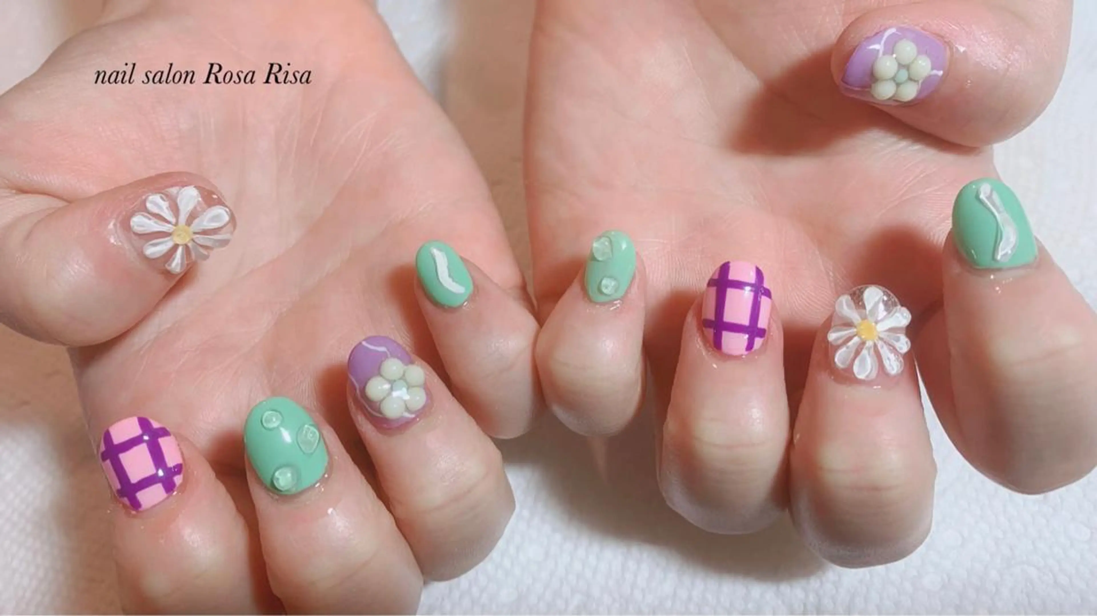 ショート ネイル ハンドネイル ネイルスタジオ シェイクユアハンズのネイルデザイン