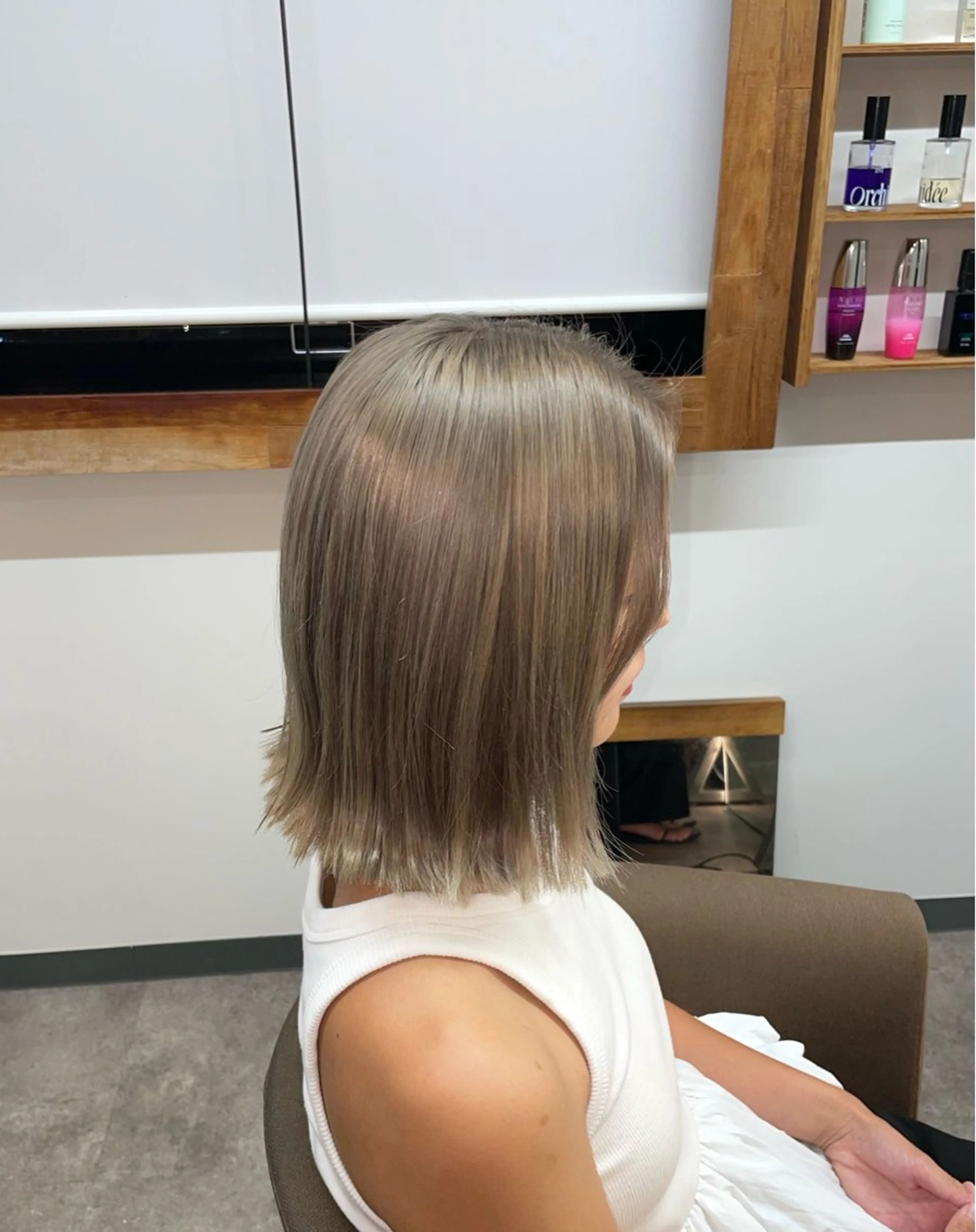 ミディアム カラー ベージュカラー 透明感カラー グレージュ シルバー シルバーグレージュ ヘアカラー ...alley所属・❄️透明感カラー / ハイトーン❄️WAOのヘアスタイル