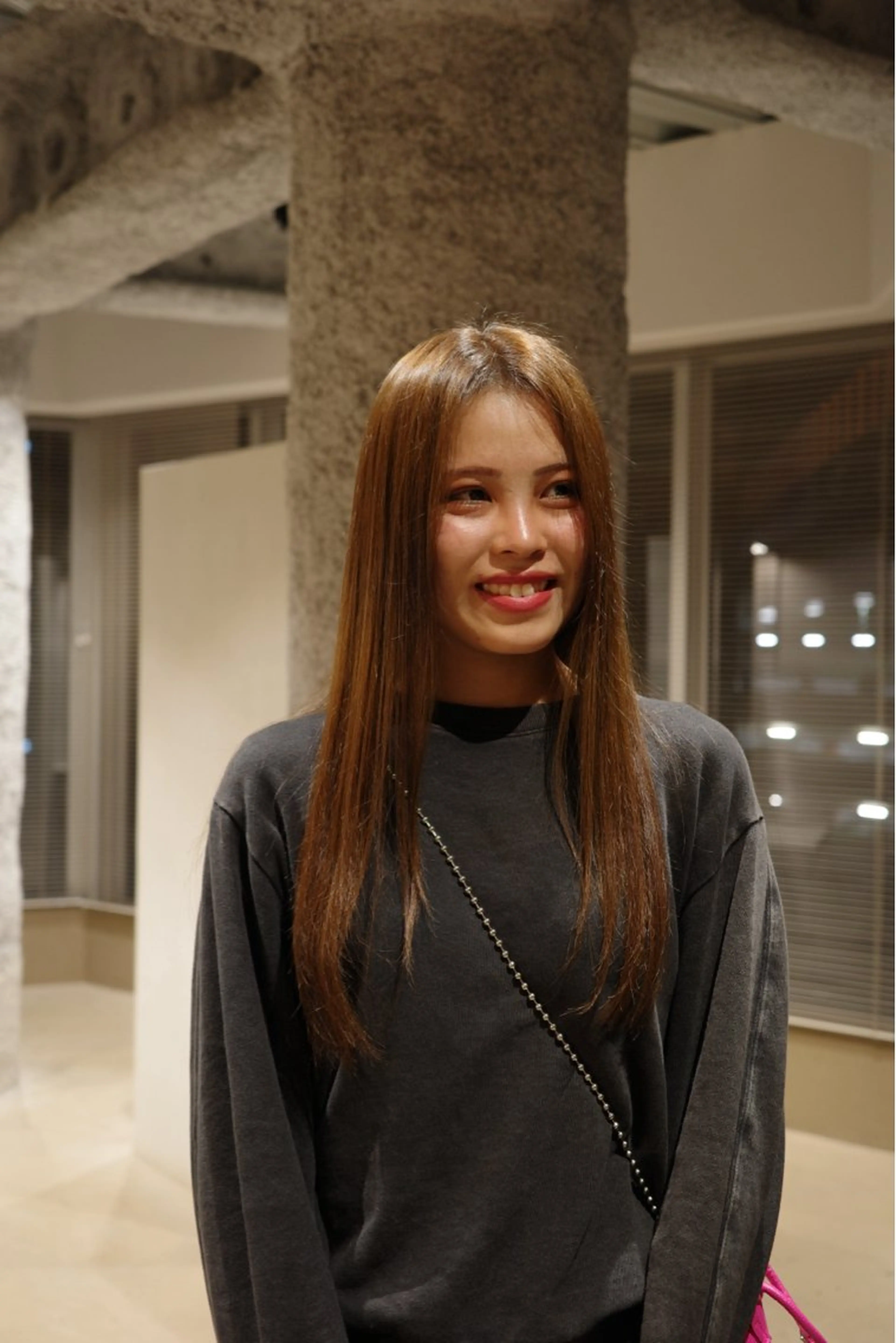 ロング カラー 内田 海香のヘアスタイル