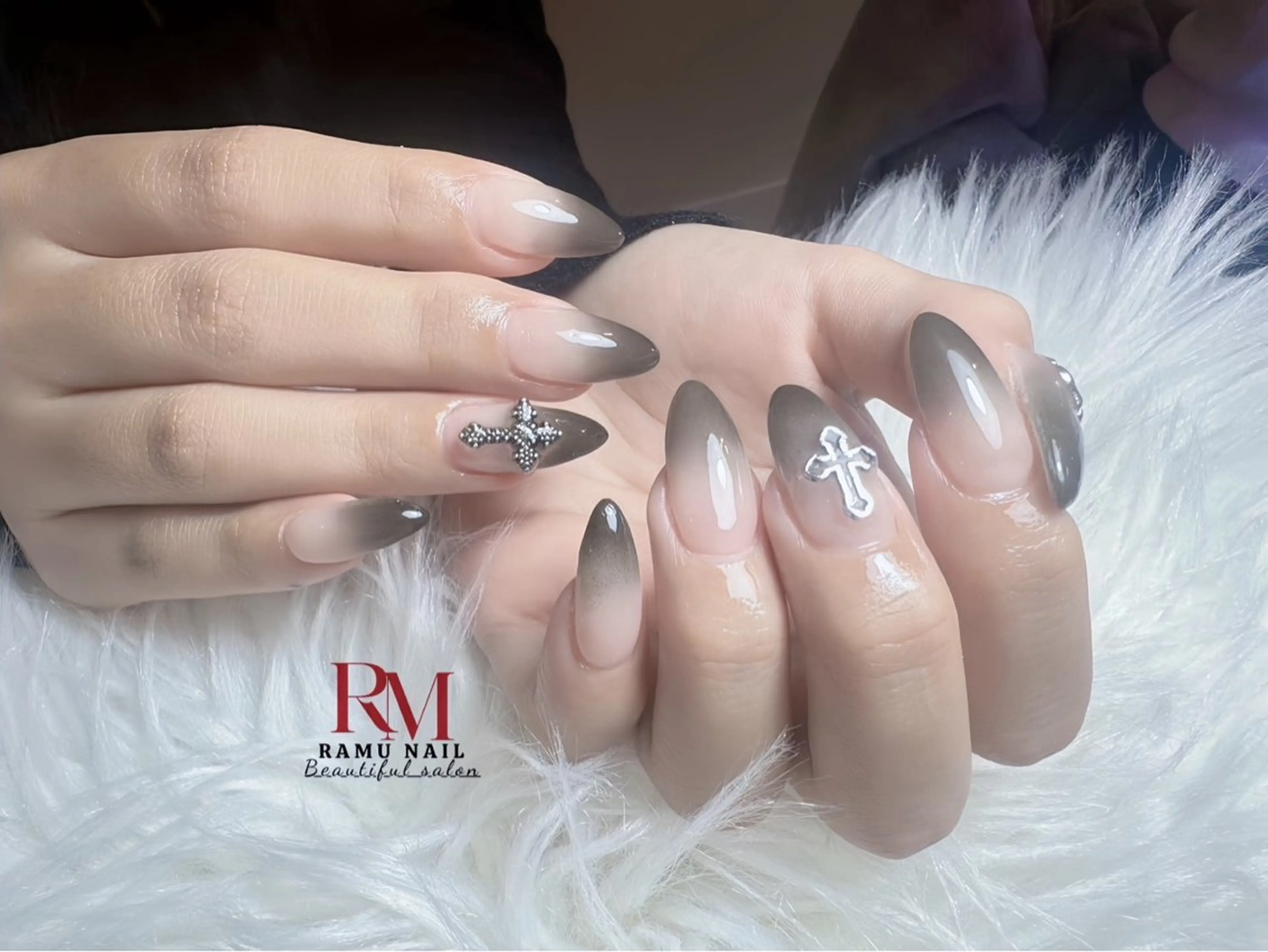 ネイル キラキラネイル マグネットネイル ミラーネイル ピンク ワンホンネイル ハンドネイル RAMU Nail 恵比寿店のネイルデザイン