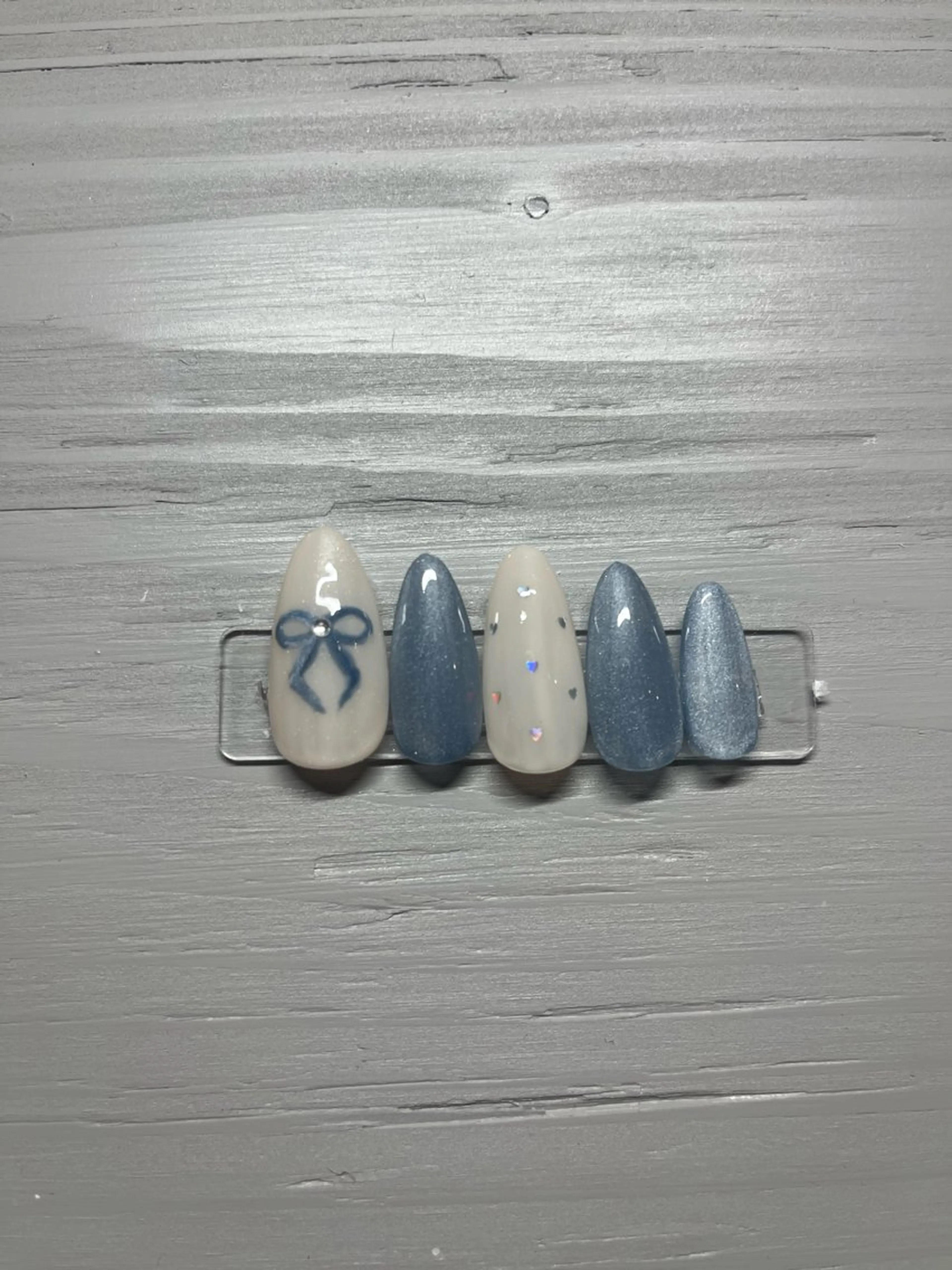 限定デザインネイルD17(オフ込み)の写真