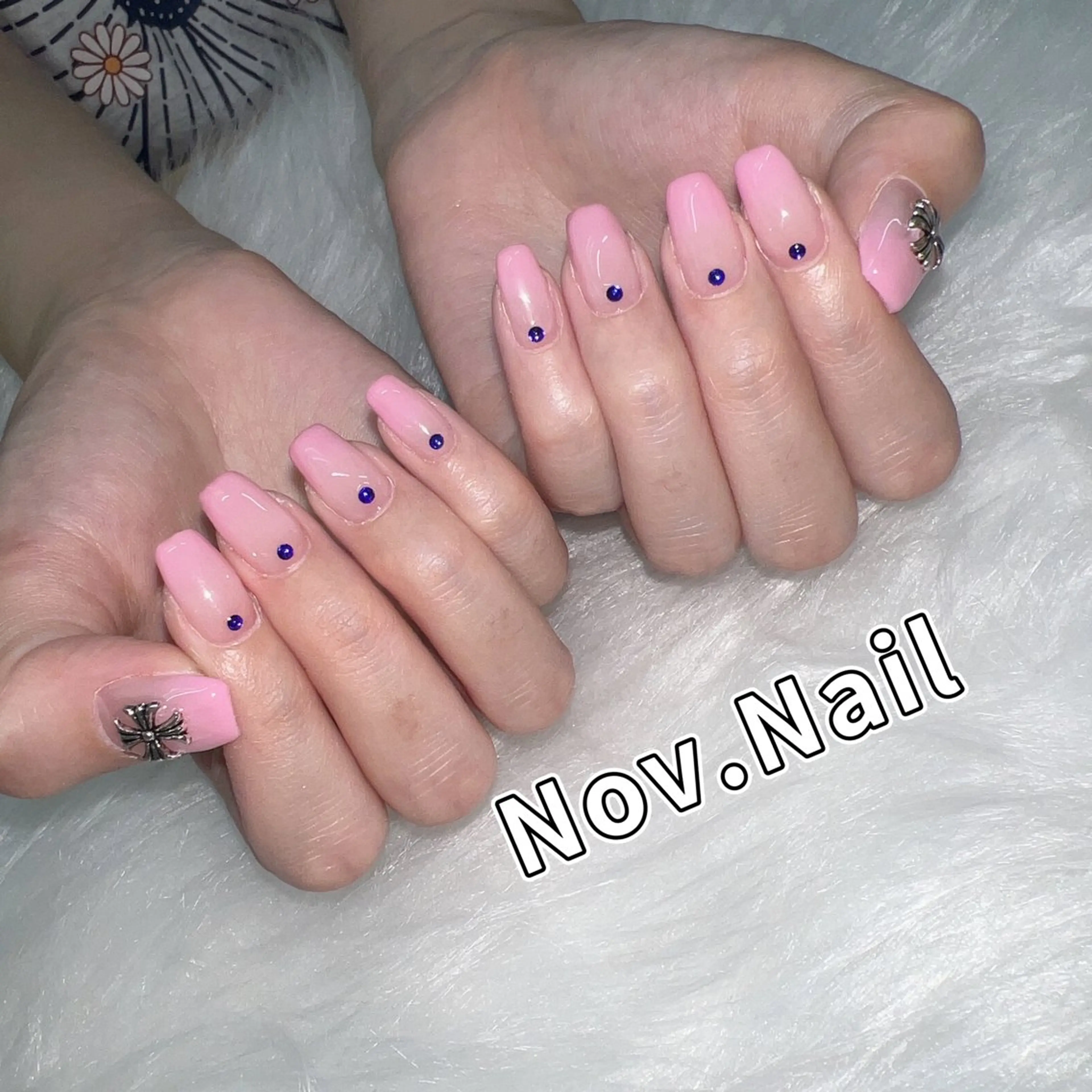 ネイル グラデーション ハンドネイル ハンドケア Nov. ネイルサロンのネイルデザイン