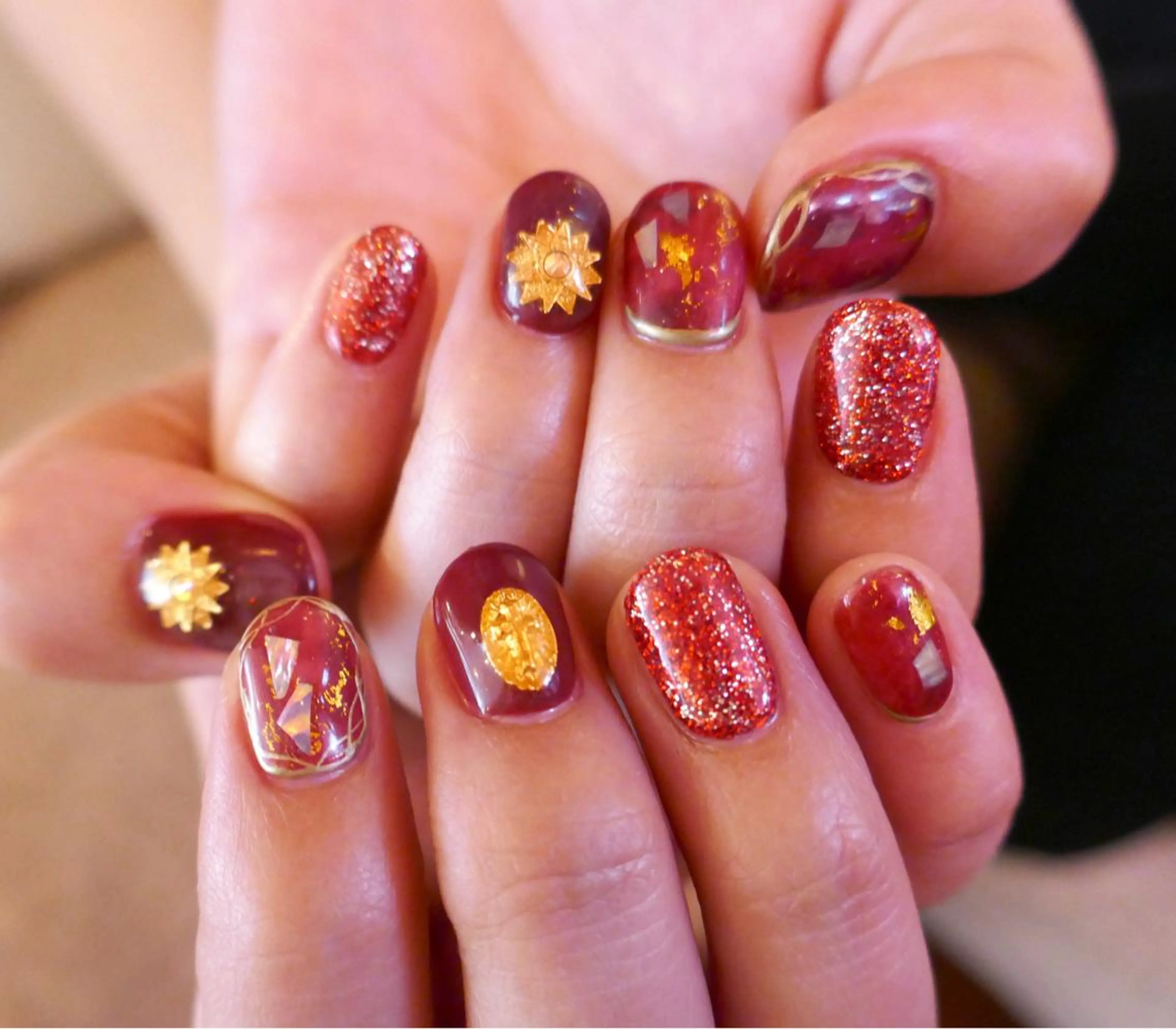 ネイル 赤色 ハンドネイル Chipieee Tokyoのネイルデザイン