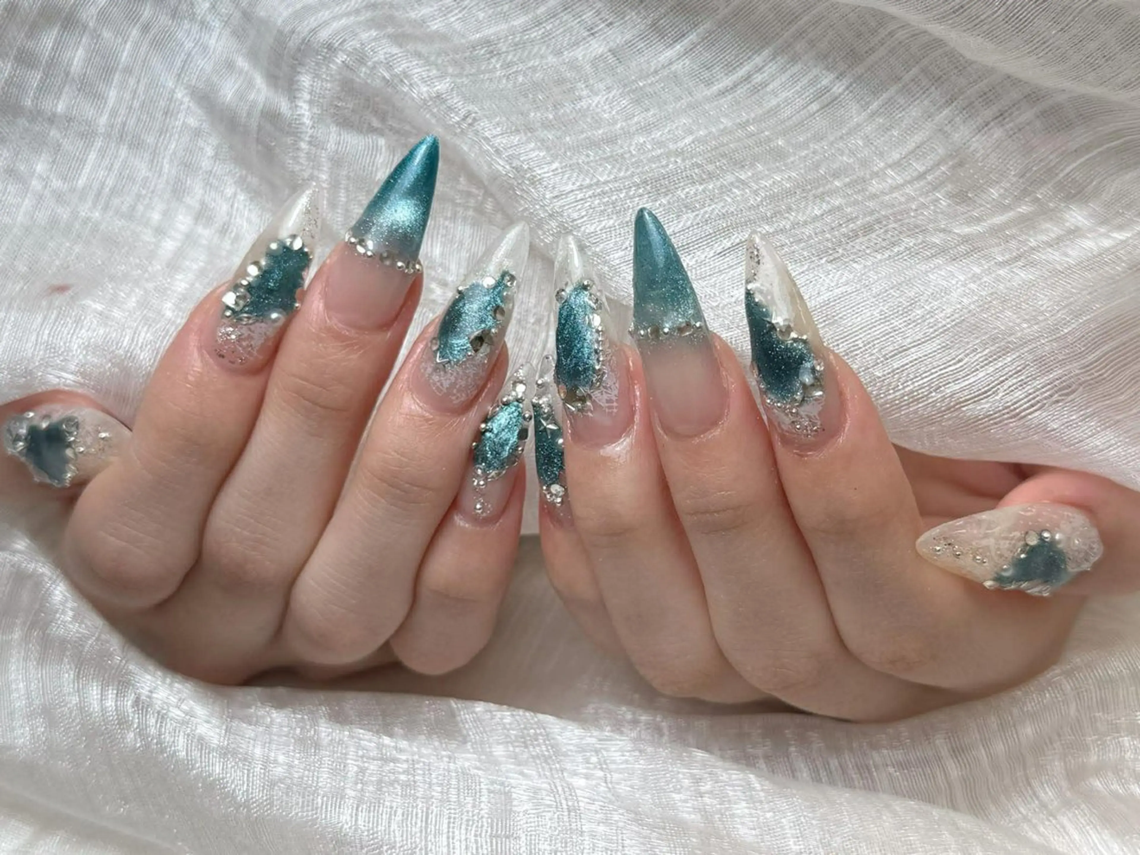 ネイル フレンチネイル ジェルネイル ガーリー 韓国ネイル ロングネイル ハンドネイル NieNail Nezukoのネイルデザイン