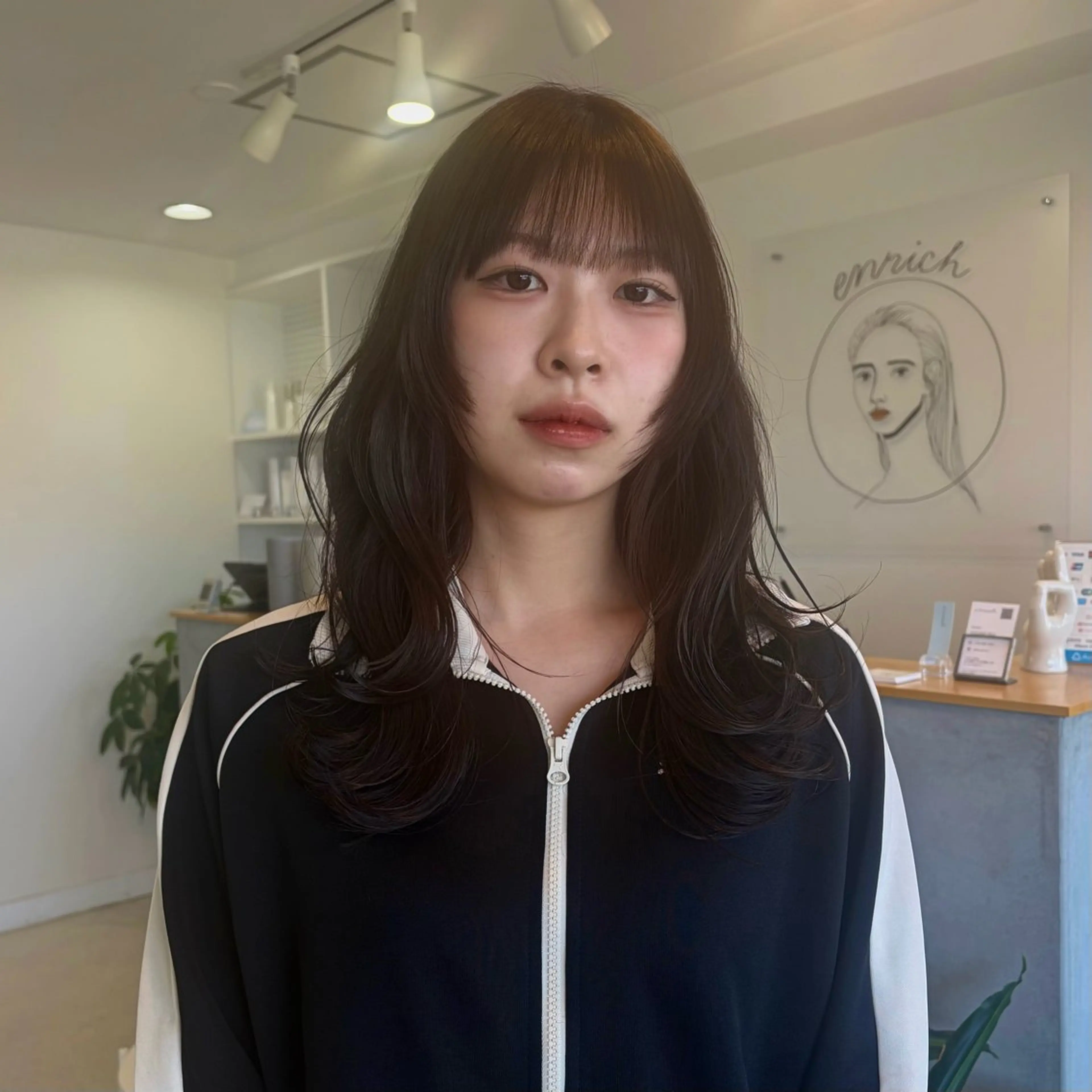 ロング ハイレイヤー レイヤーカット カット ヘアカラー トリートメント enrich / キタガワ カノンのヘアスタイル