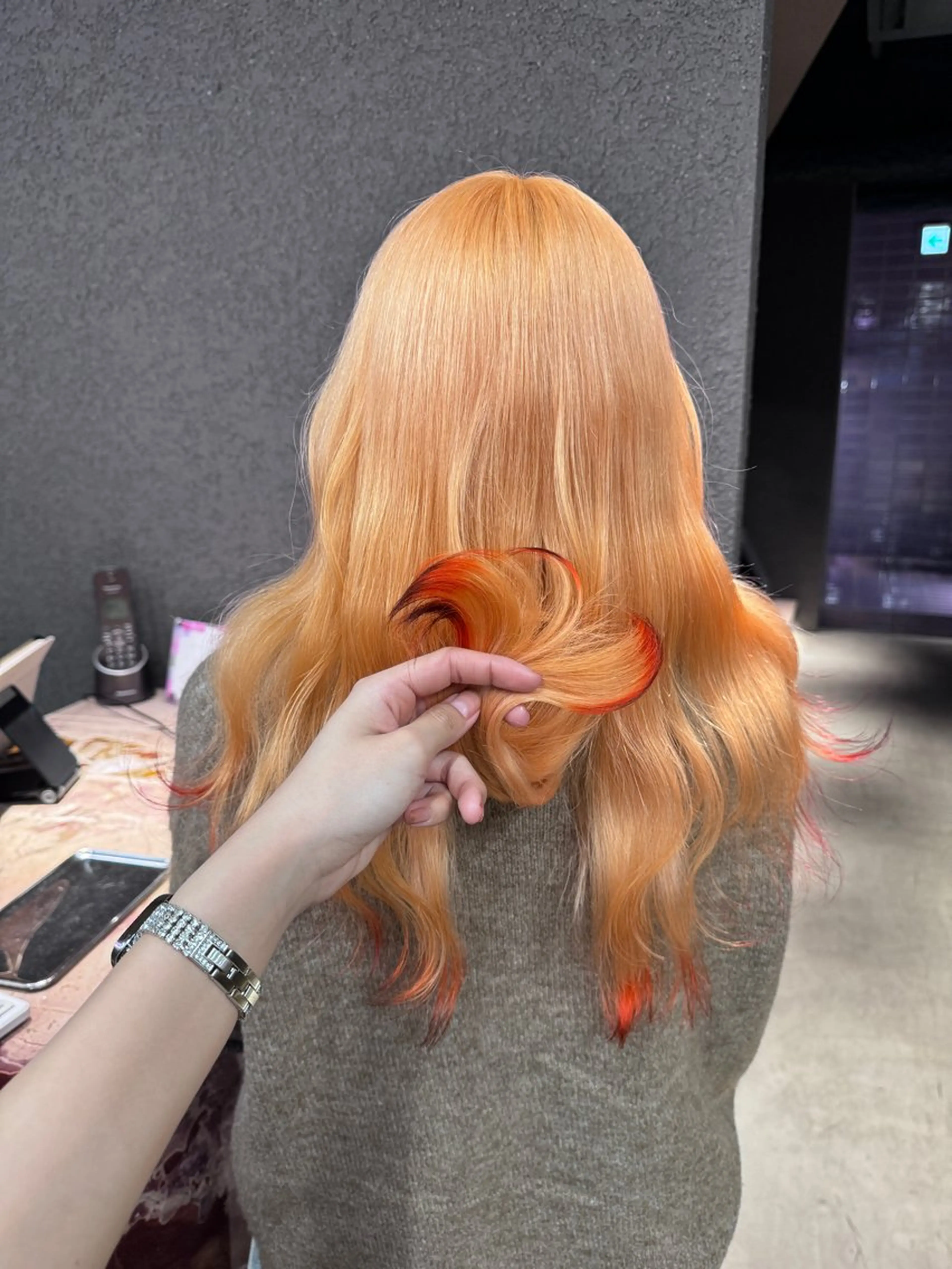 ロング ヘアカラー 吉澤 愛心のヘアスタイル