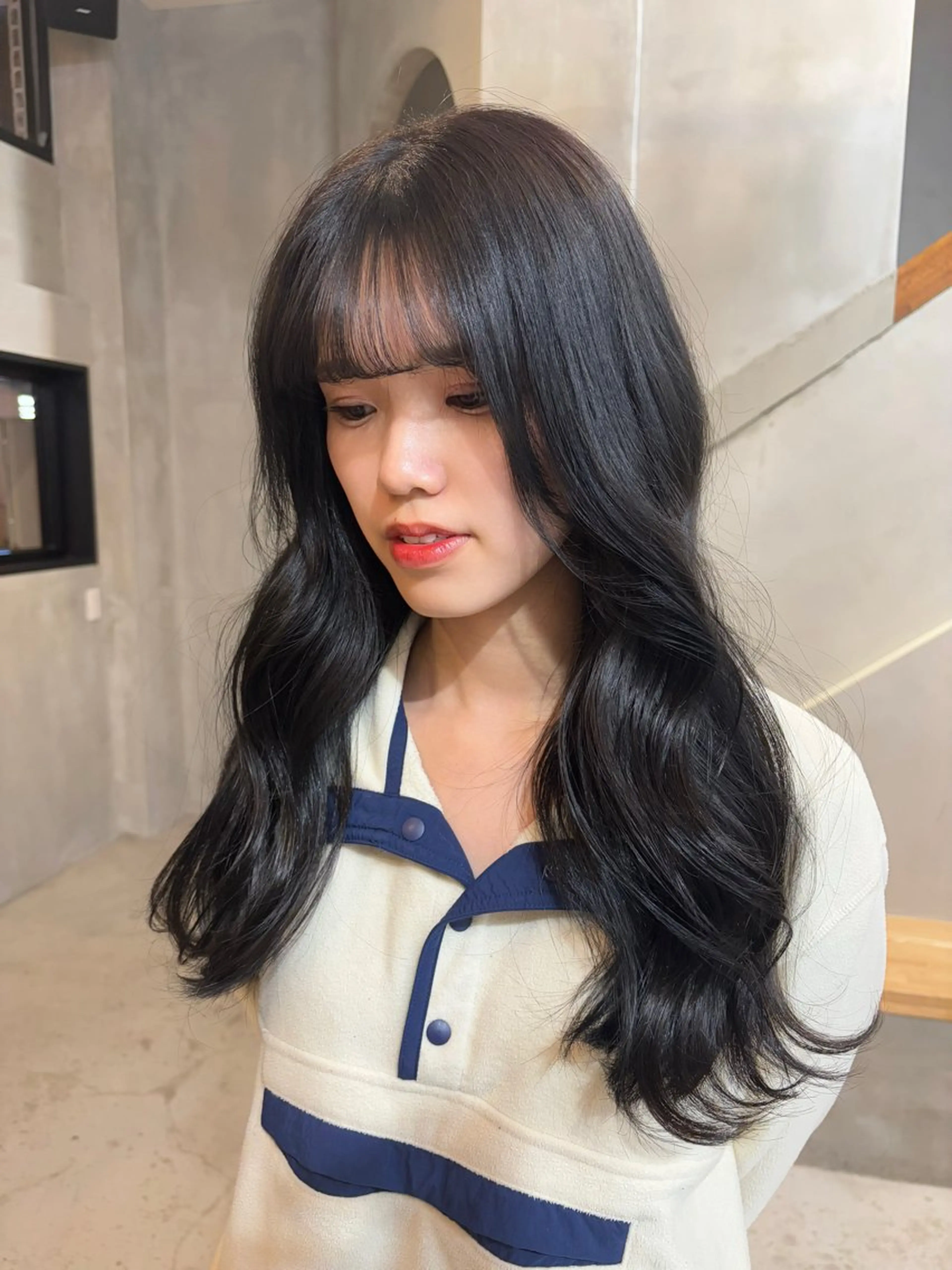 ロング カラー 小西 萌々香のヘアスタイル