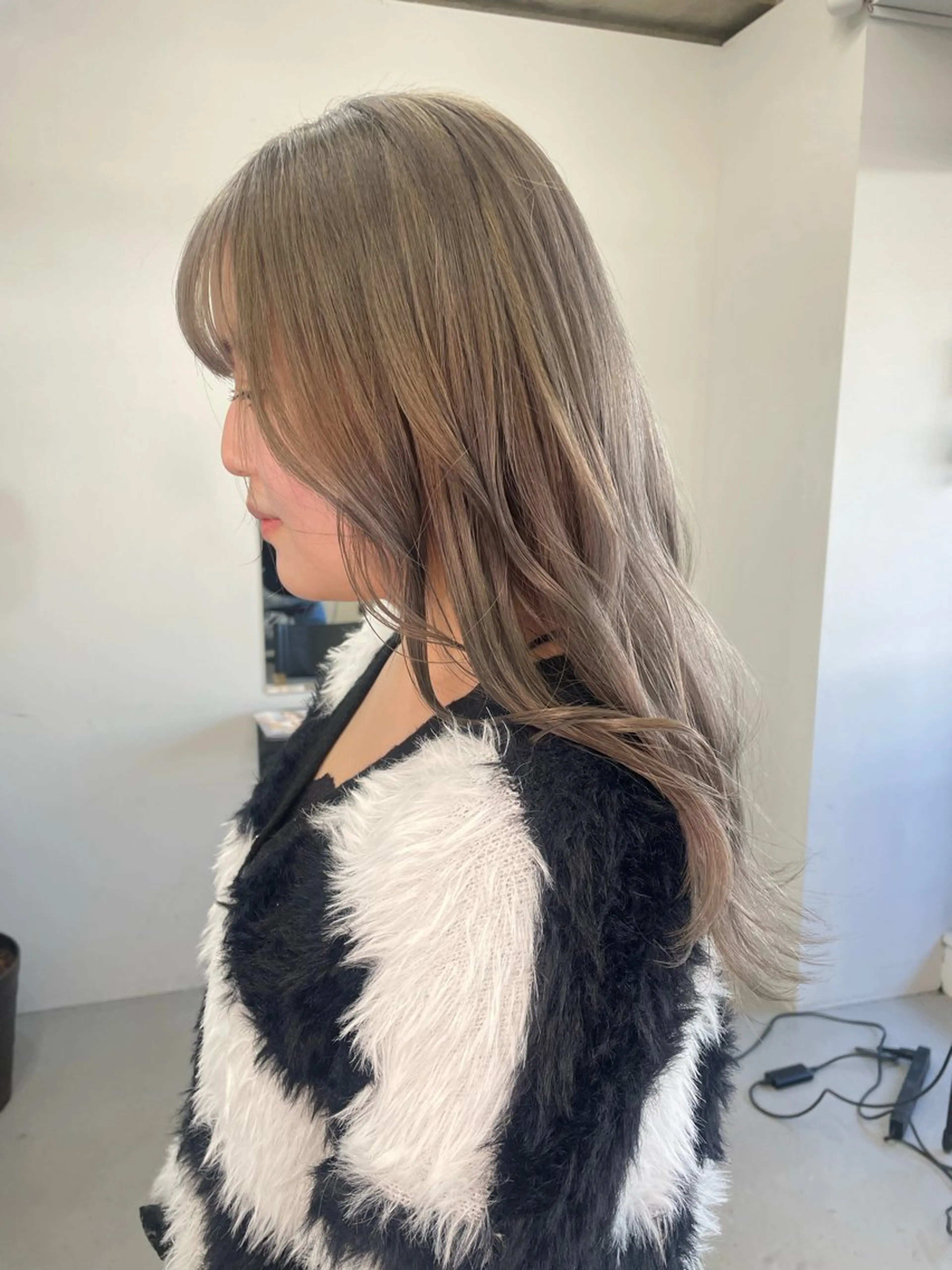 ミディアム カラー ヘアカラー トリートメント カットモデル/ ハイトーン/ゆうあのヘアスタイル