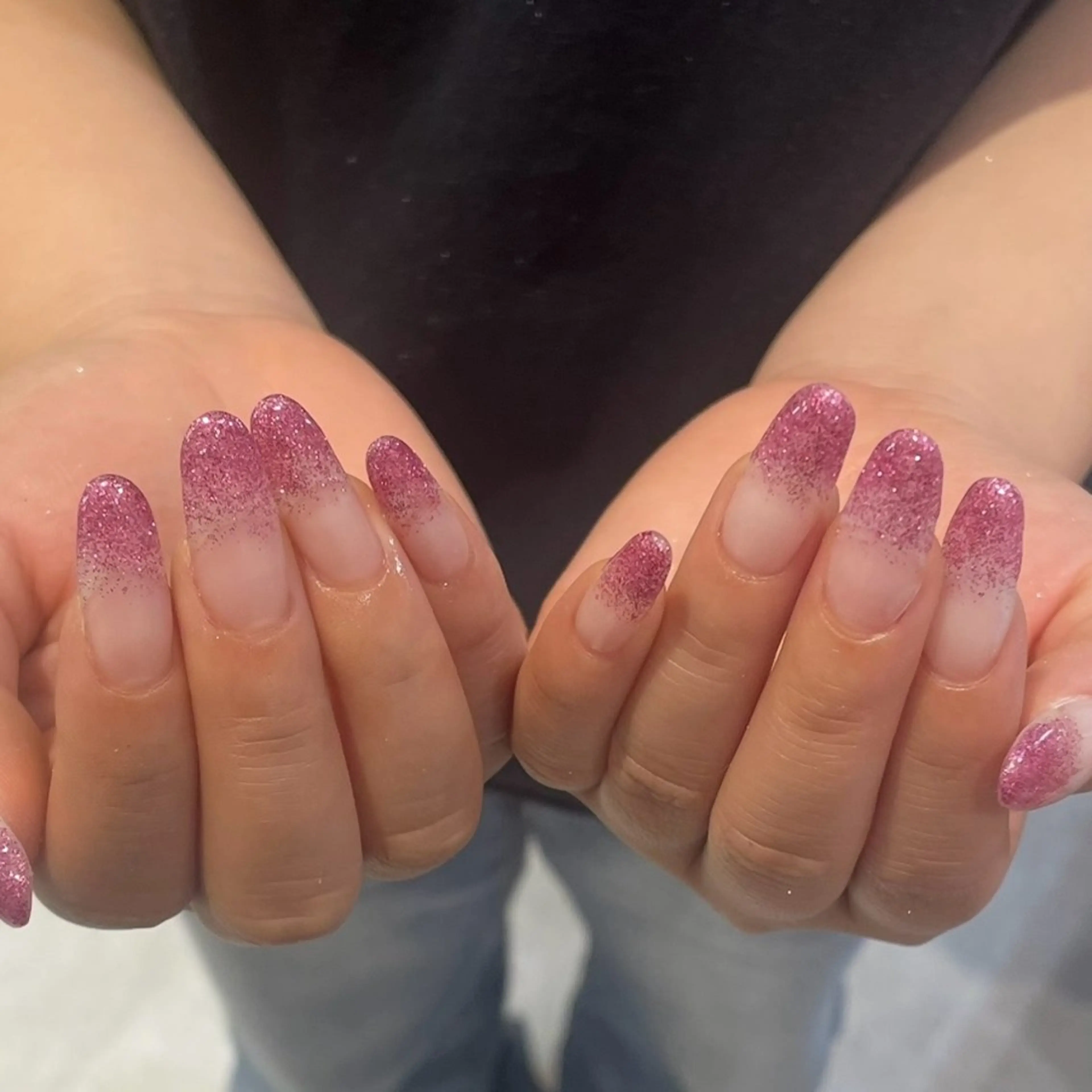 ネイル ハンドネイル 𝑟𝑖𝑠𝑎 🕯‎🤍のネイルデザイン