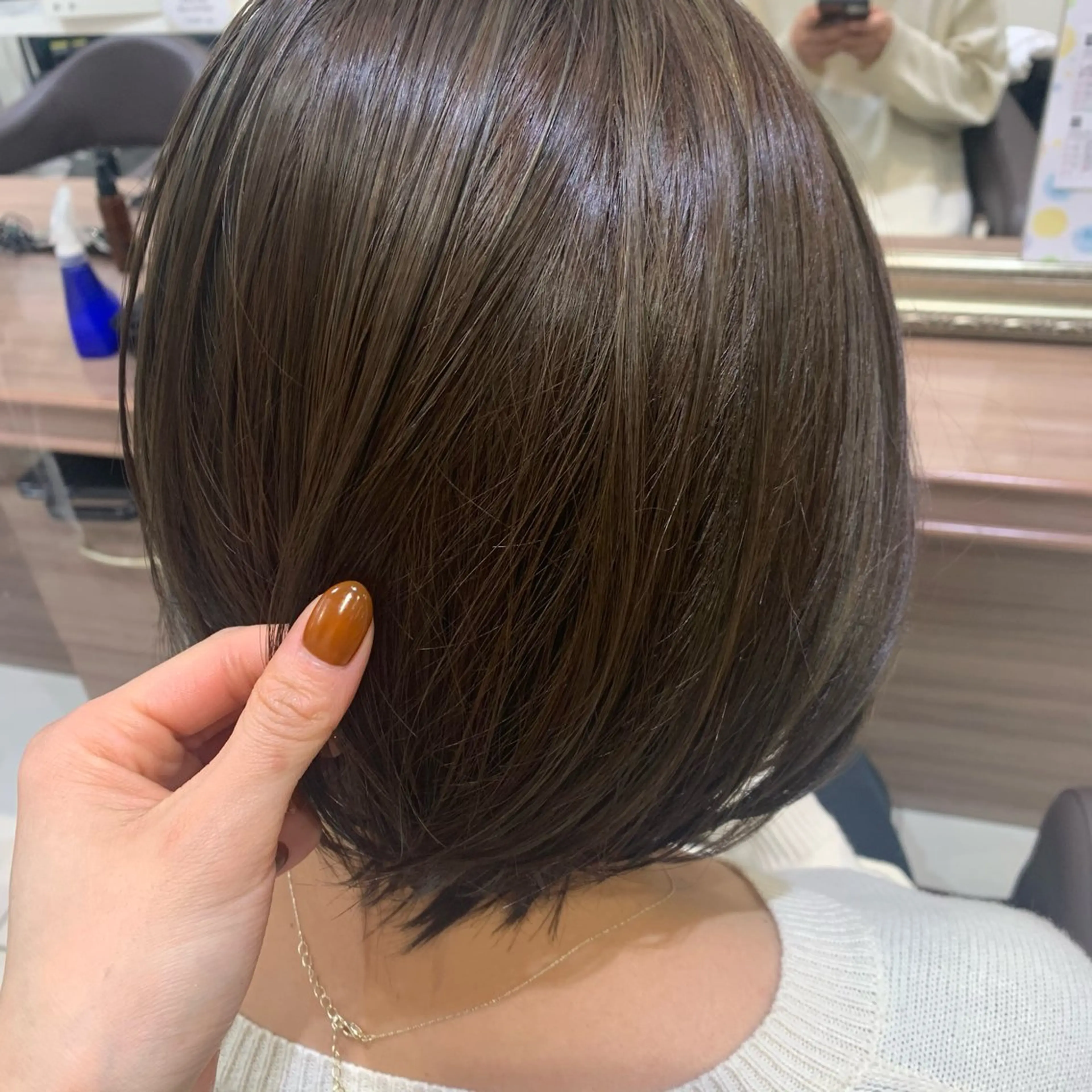 ミディアム カラー カット ヘアカラー ナチュラル暖色カラー 🤎 佐藤栞のヘアスタイル