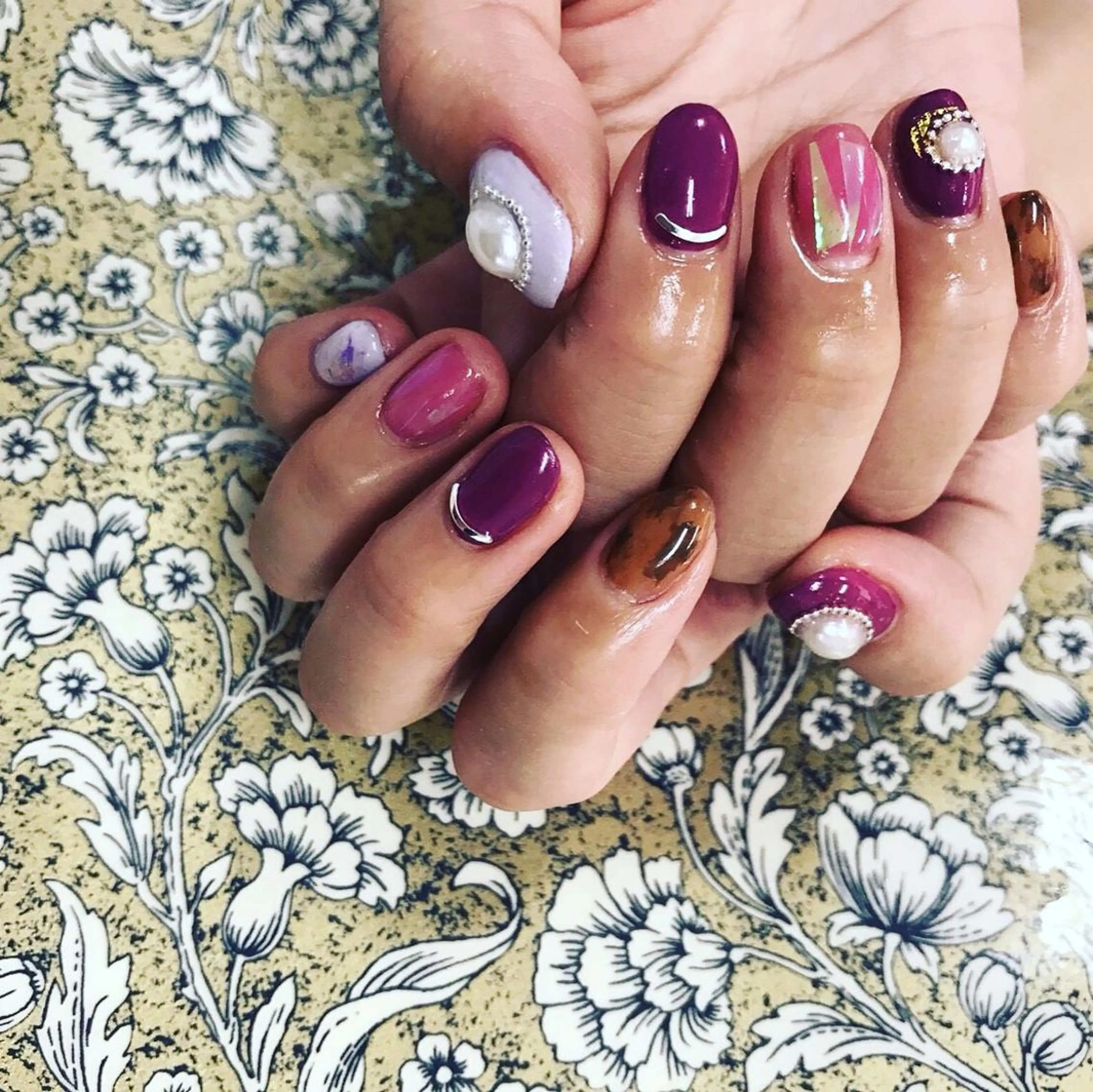 ネイル 指名支持率NO.1 スタイリストのヘアスタイル