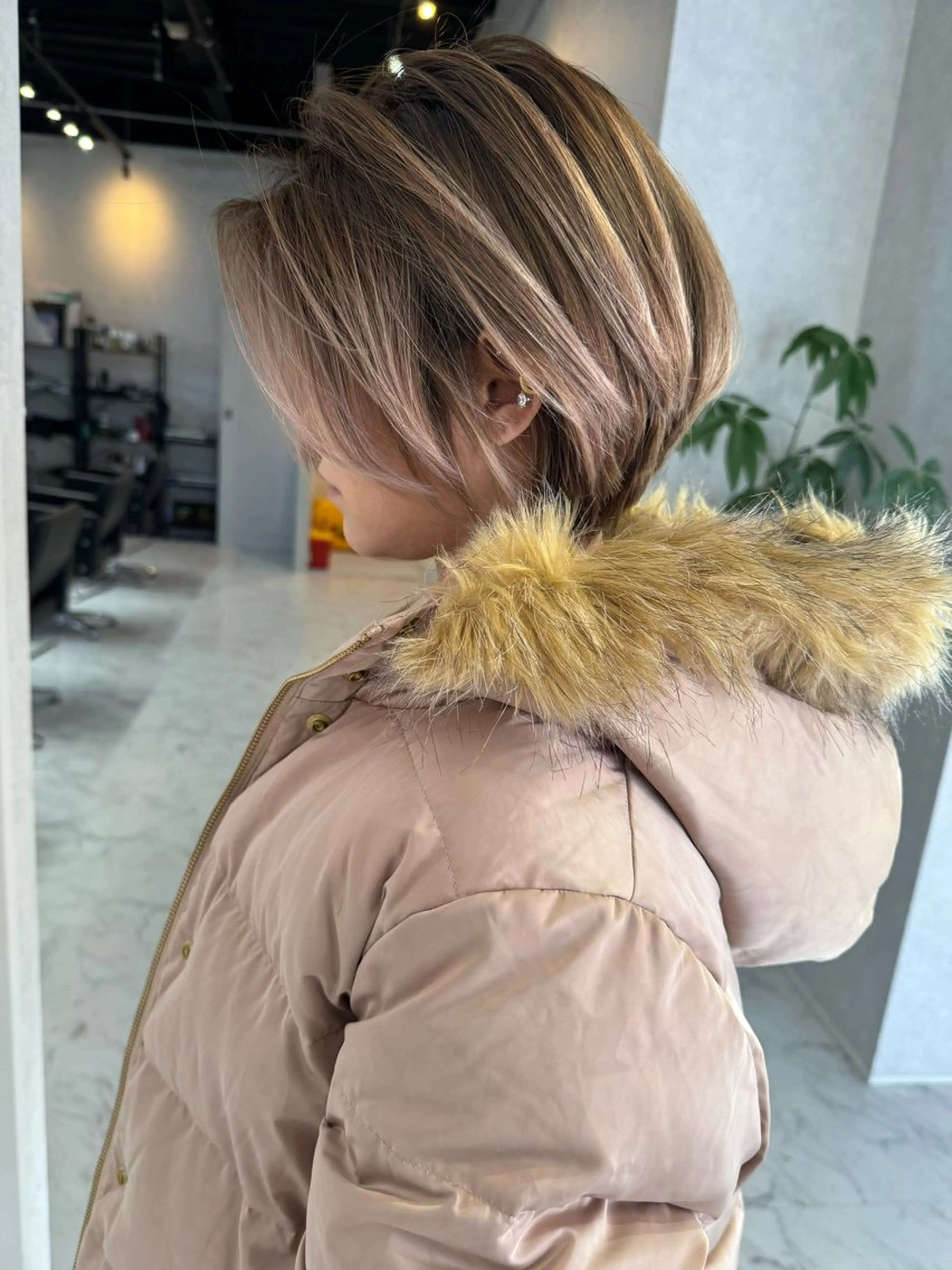 ショート カラー ヘアアレンジ ショートボブ バレイヤージュ ブリーチ ケアブリーチ デザインカラー カット ヘアカラー トリートメント アンドウ ユウ/ レイヤーカット/韓国のヘアスタイル