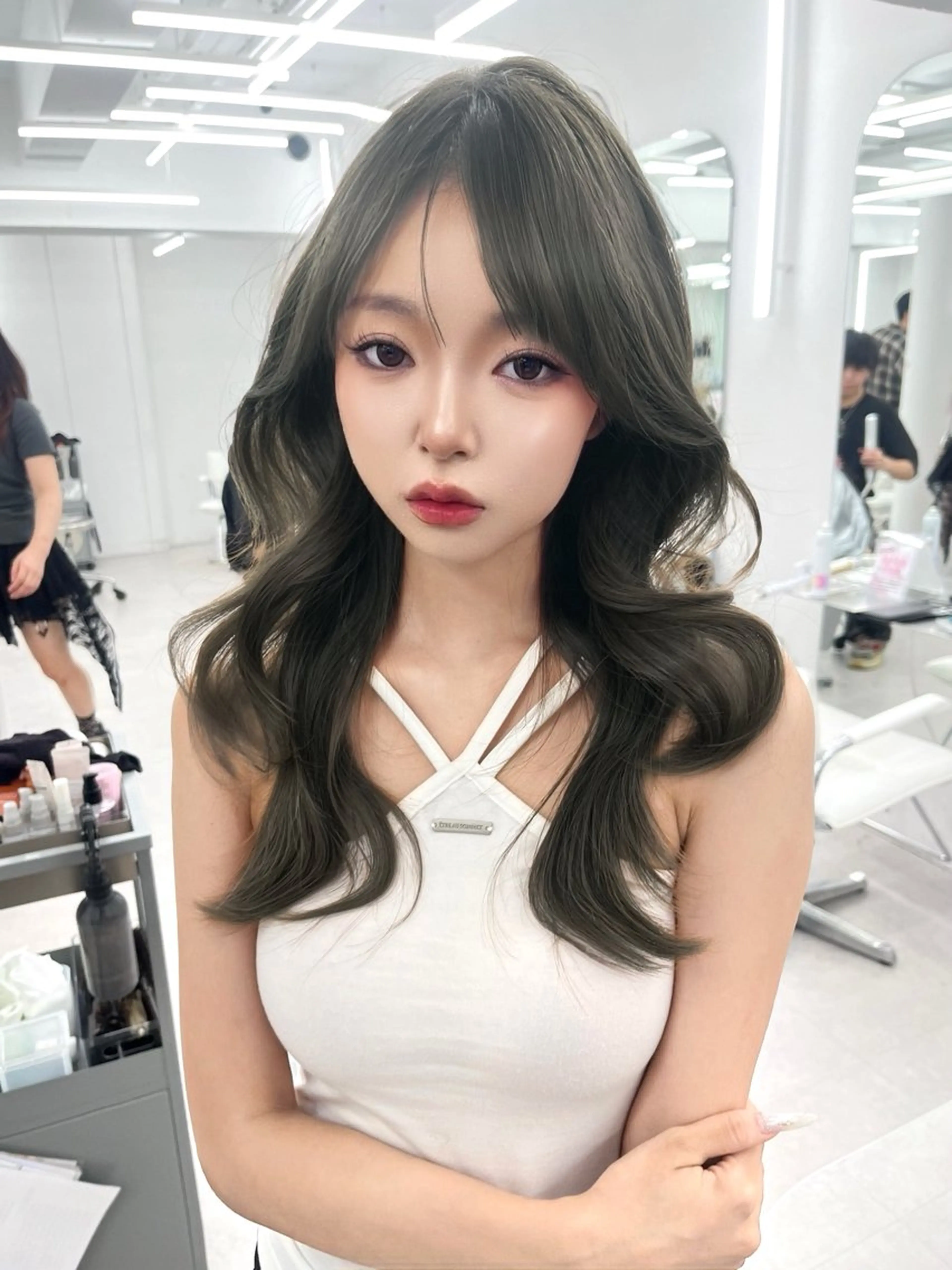 セミロング カラー アッシュ ベージュカラー 黒髪 ブリーチ ブルーカラー 透明感カラー✨🩵 韓国ヘアkanatoのヘアスタイル