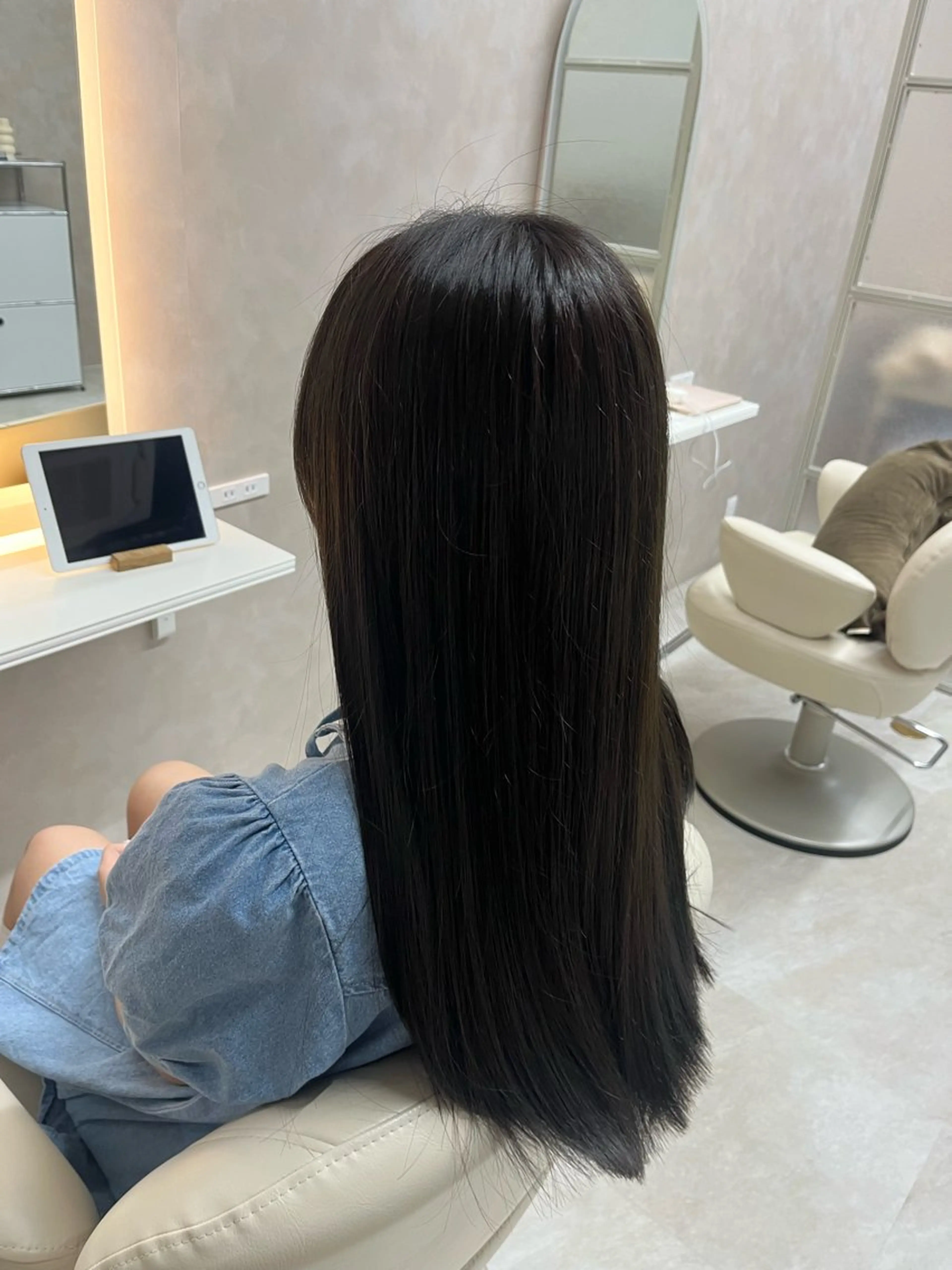 ロング Anri /カラーモデルのヘアスタイル