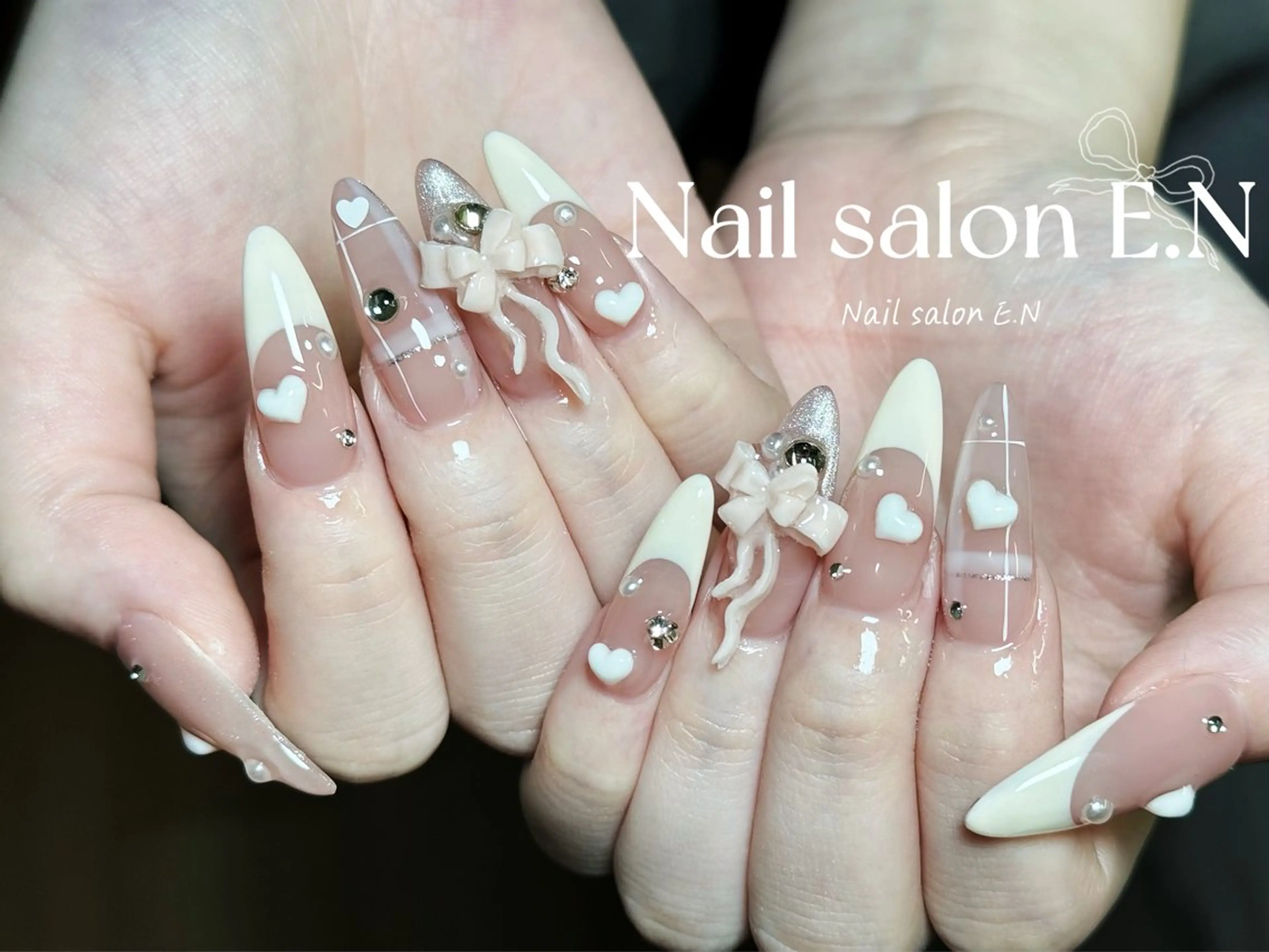 ネイル アートネイル オーロラネイル ブラウン クリアネイル フレンチネイル ハンドネイル E.N🦋 長さ出し/持ち込みのネイルデザイン