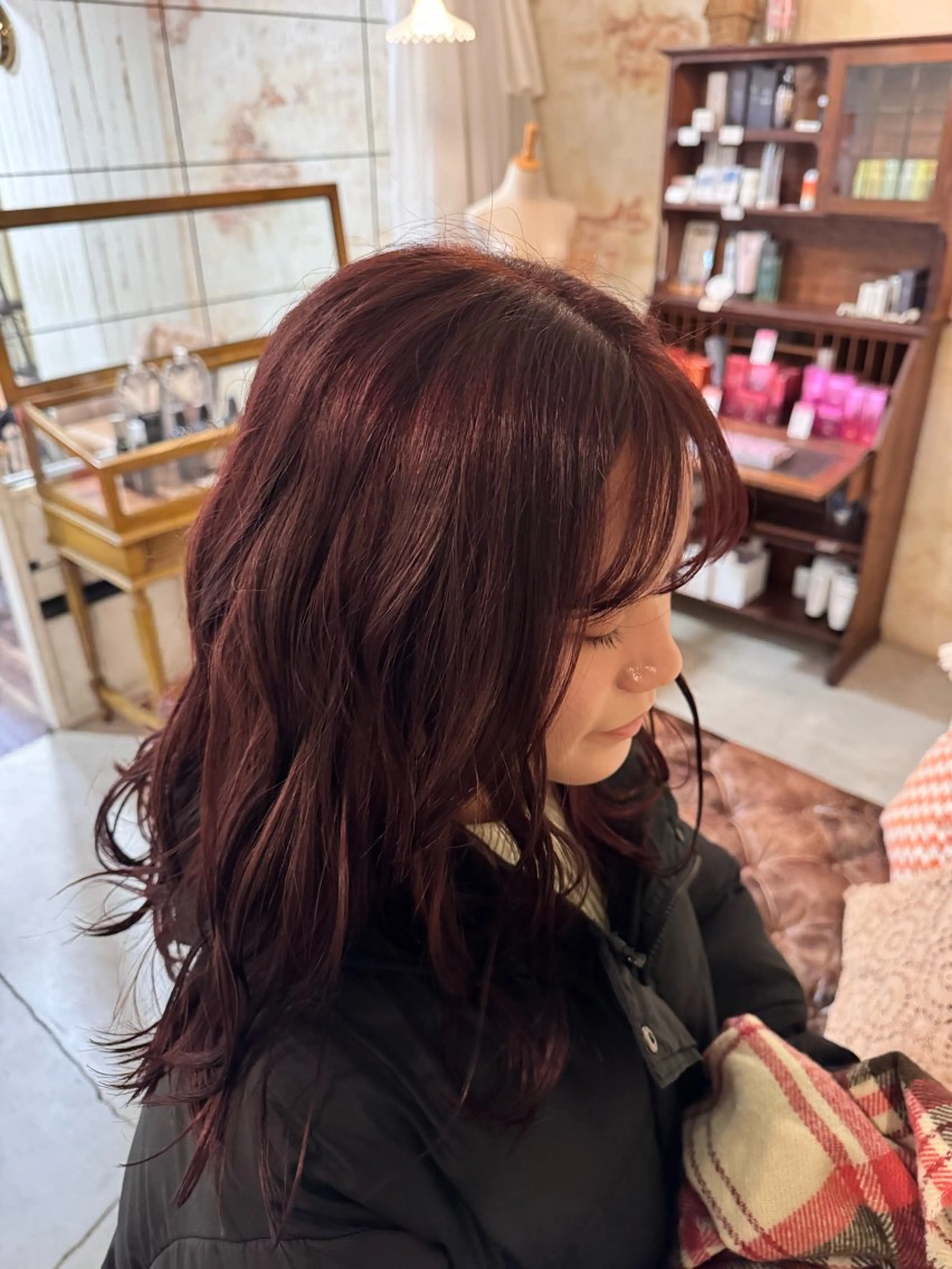 カラー ボルドーカラー レッドカラー ヘアカラー 菰田 愛輝のヘアスタイル