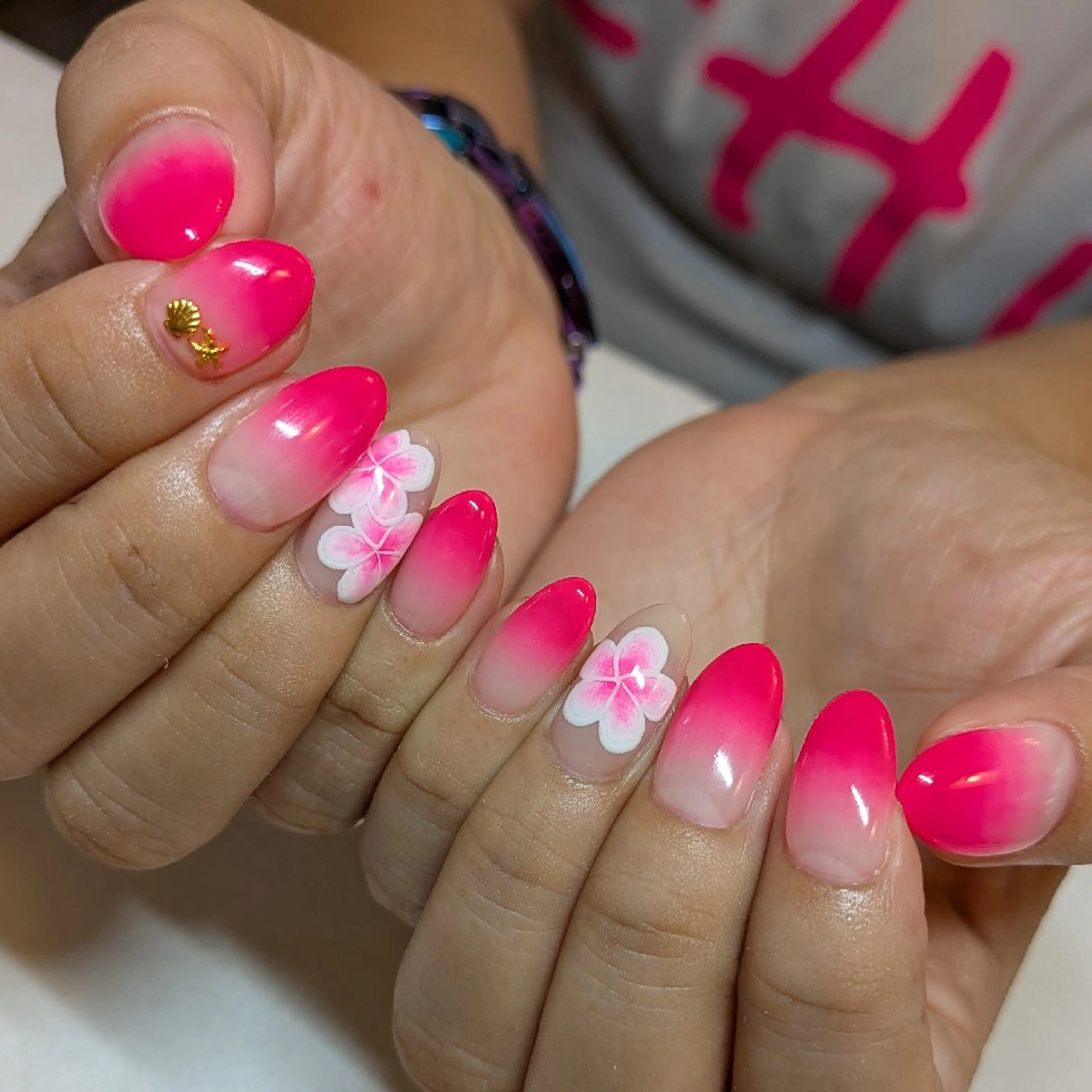 ネイル ジェヌインネイル 河内のネイルデザイン