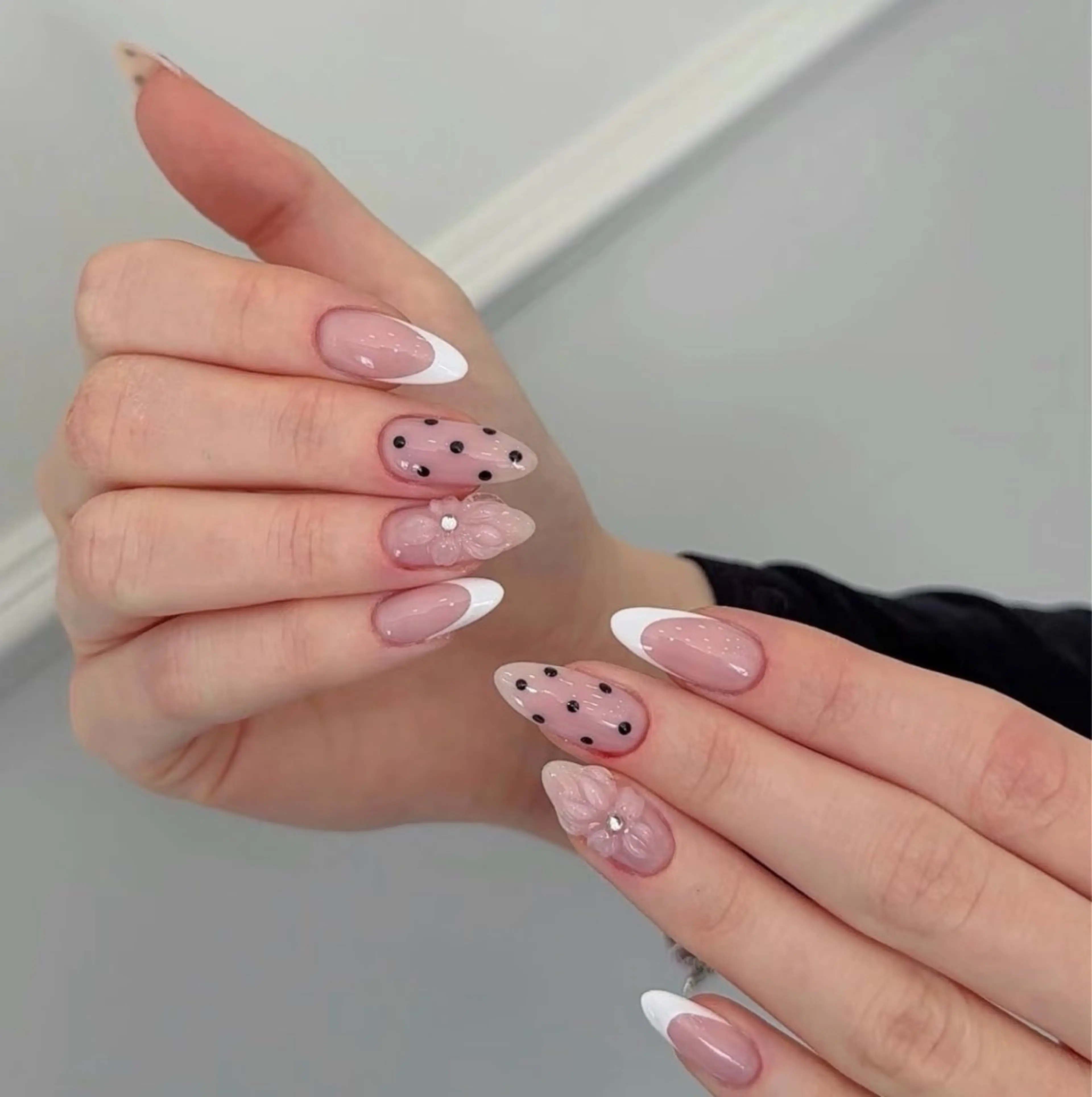 ネイル フットネイル フレンチネイル グラデーション ハート 氷ネイル・うるうるネイル ハンドネイル Lynn_ Nailのネイルデザイン