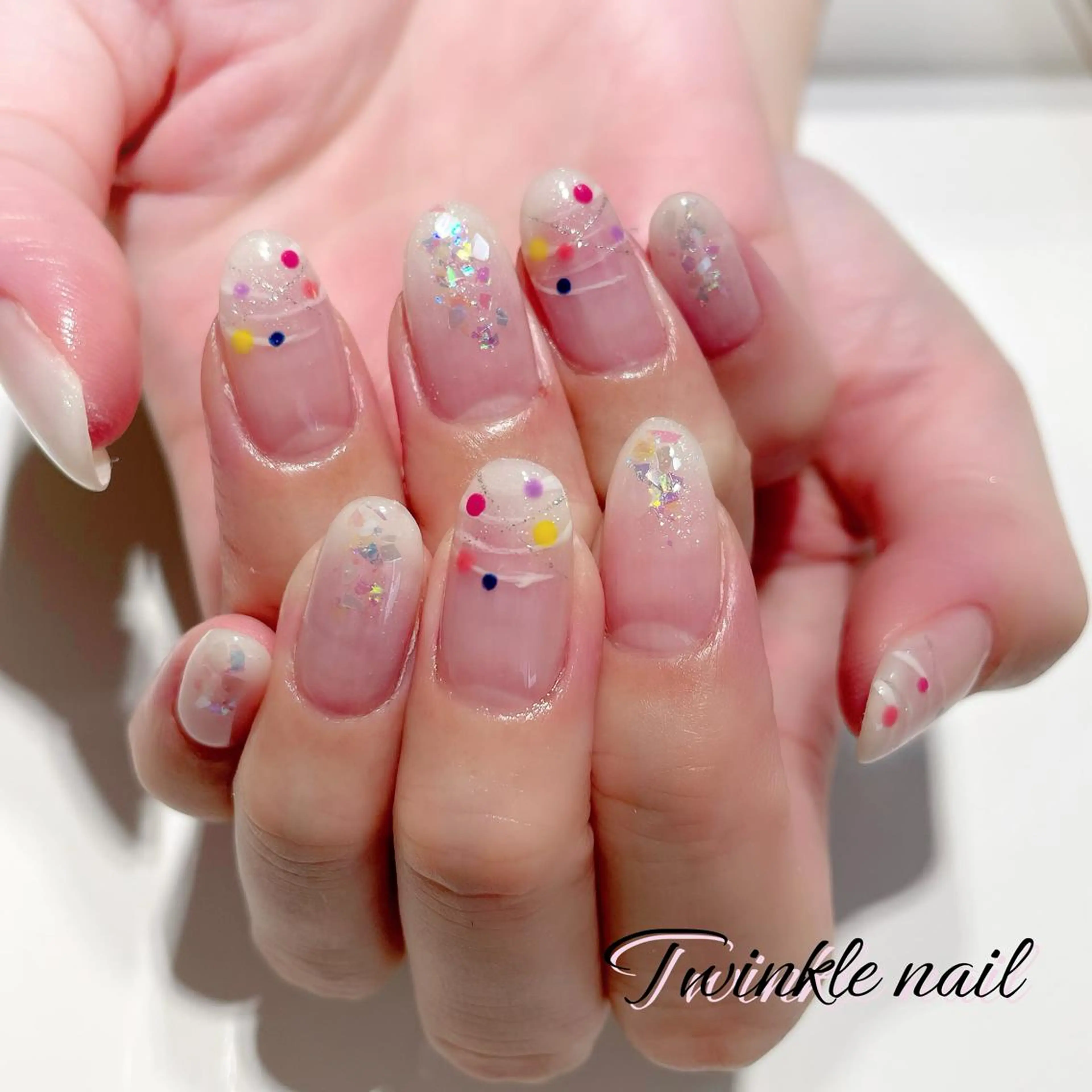 ネイル ハンドネイル ハンドケア 中井 綾香の眉毛・アイブロウイメージ