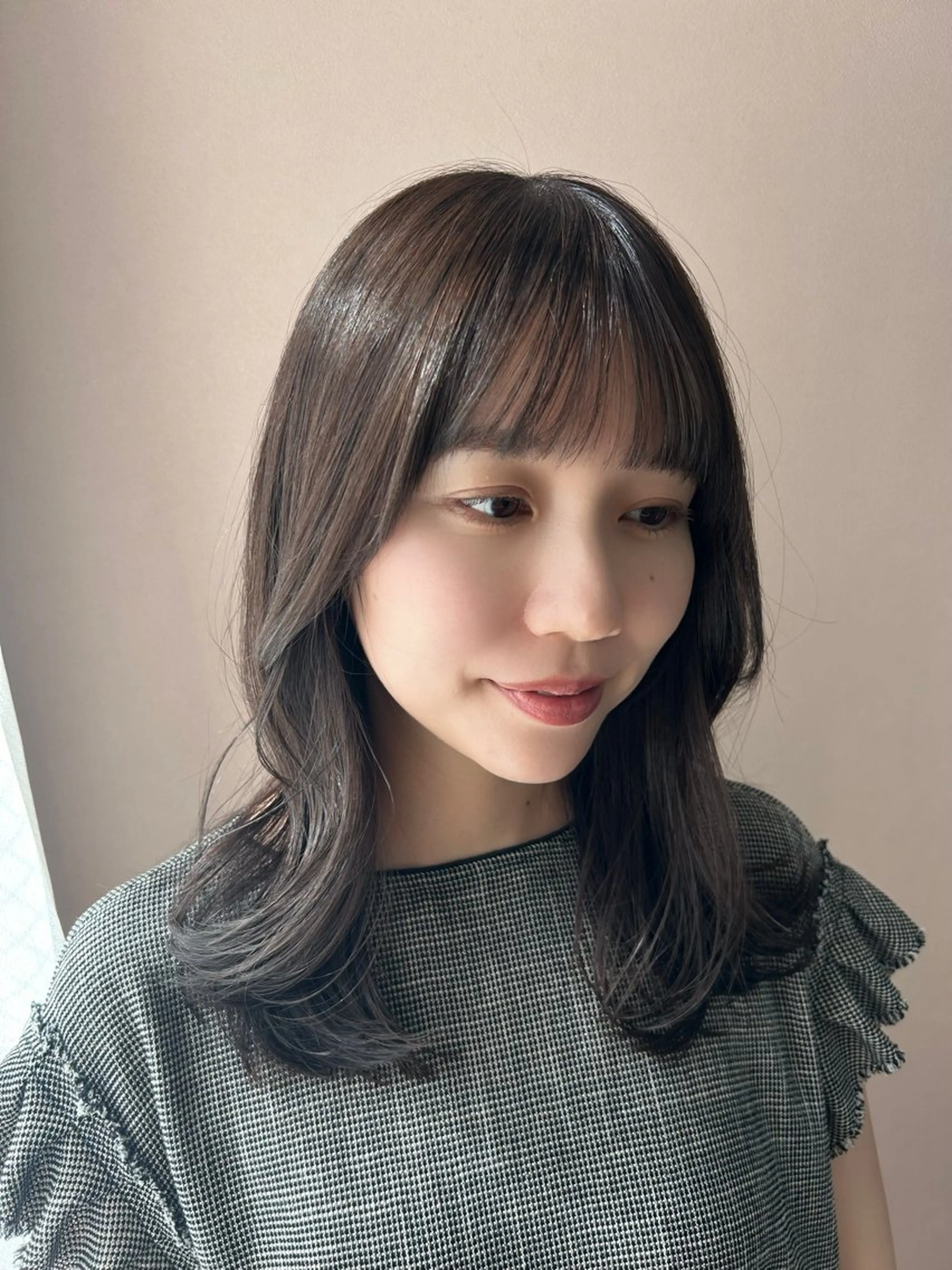 セミロング カラー 透明感カラー グレージュ カット ヘアカラー トリートメント hub hair レイヤー/透明感のヘアスタイル