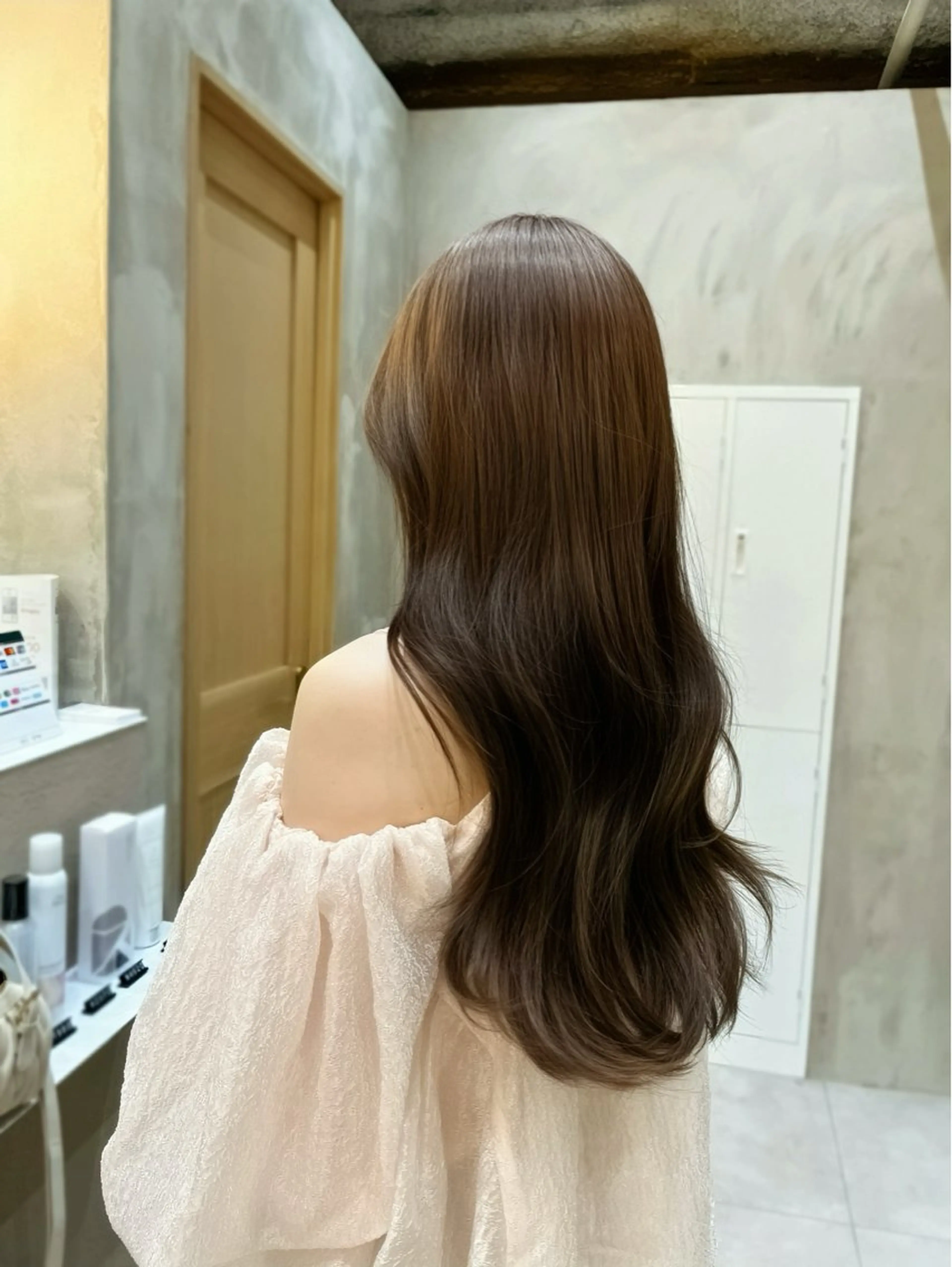 ロング カラー ベージュカラー ブリーチ ブラウンカラー ブラウンベージュ ダブルカラー 新宿📍韓国ヘア 🇰🇷透明感カラーのヘアスタイル