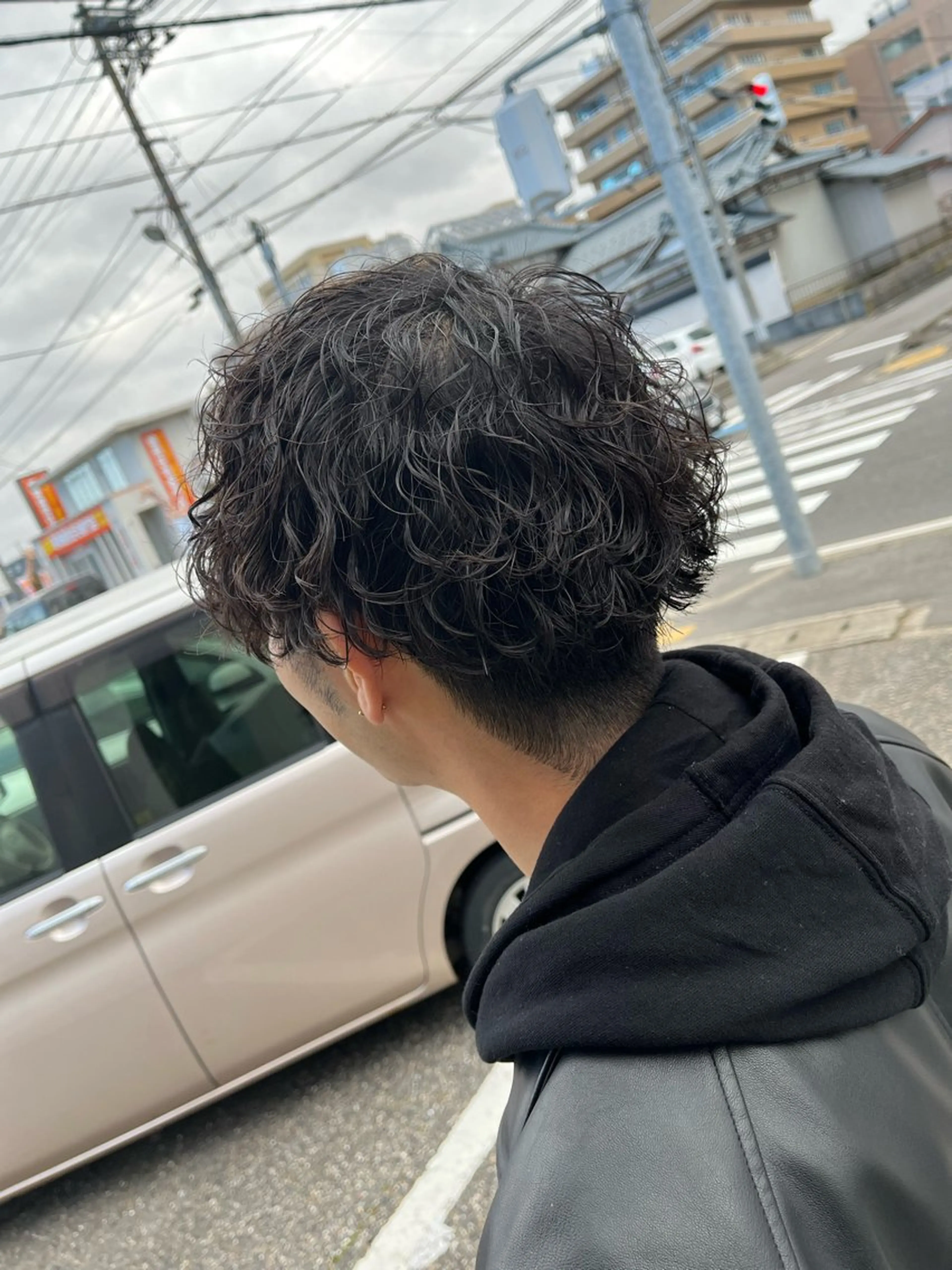 ミディアム パーマ メンズ 波巻きパーマ パーマが得意な【最高 悠斗】のヘアスタイル