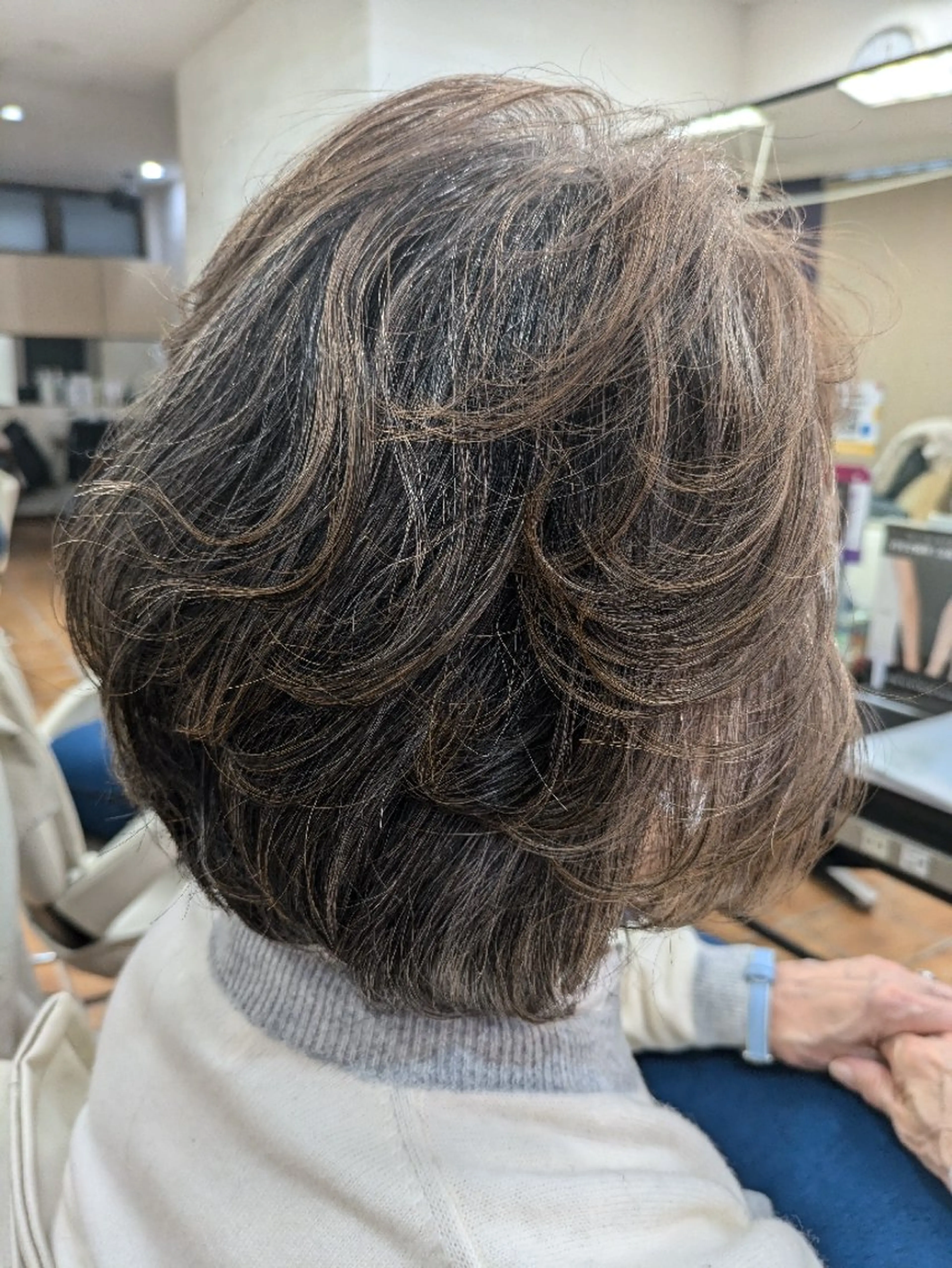 ミディアム ボブレイヤー ボブ レイヤーカット 大人女性カット/ヘア セット✨️片本🌸のヘアスタイル