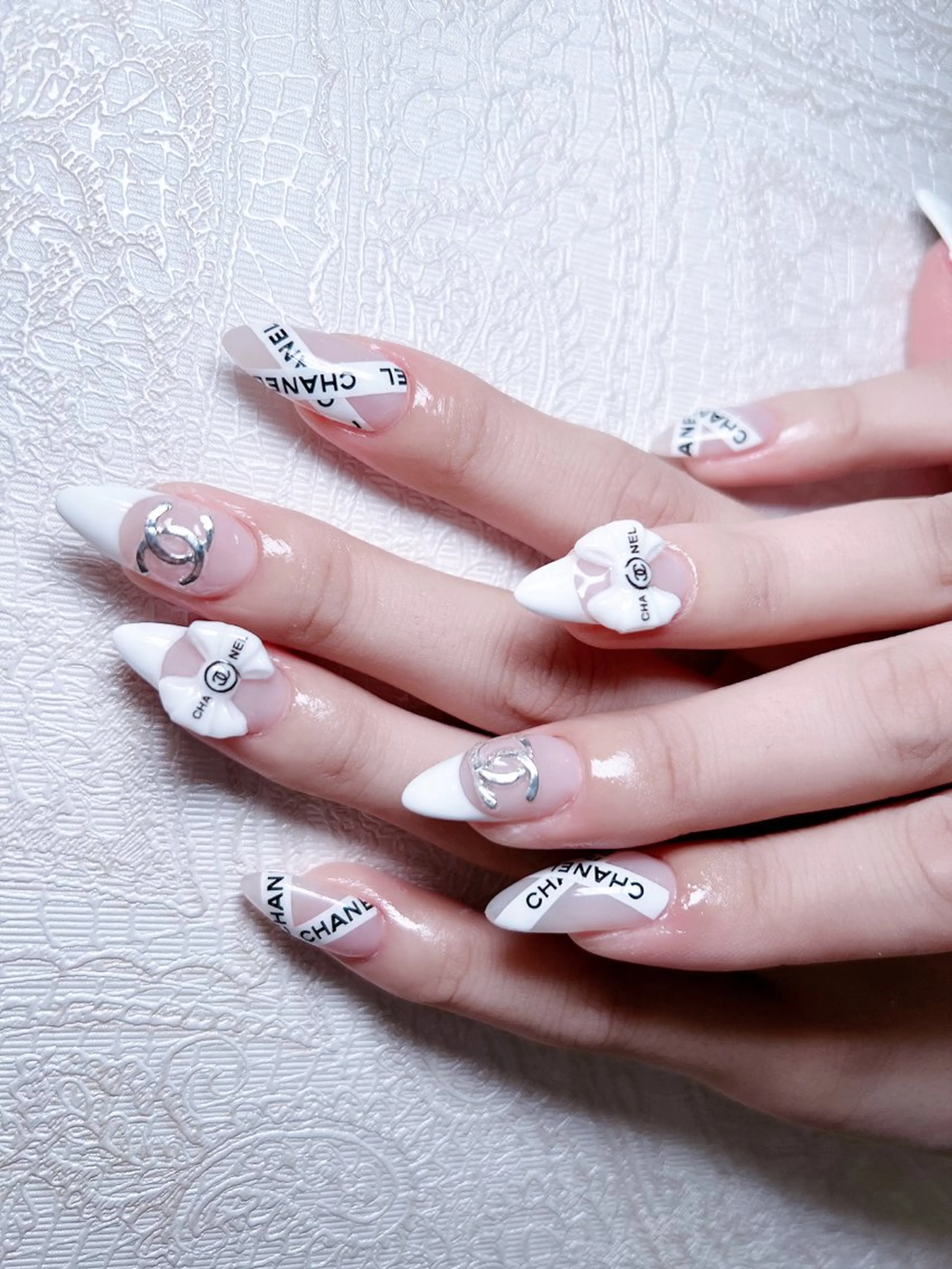 ネイル ハンドネイル ハンドケア Ubuntu🎀 ネイルサロン✨のネイルデザイン