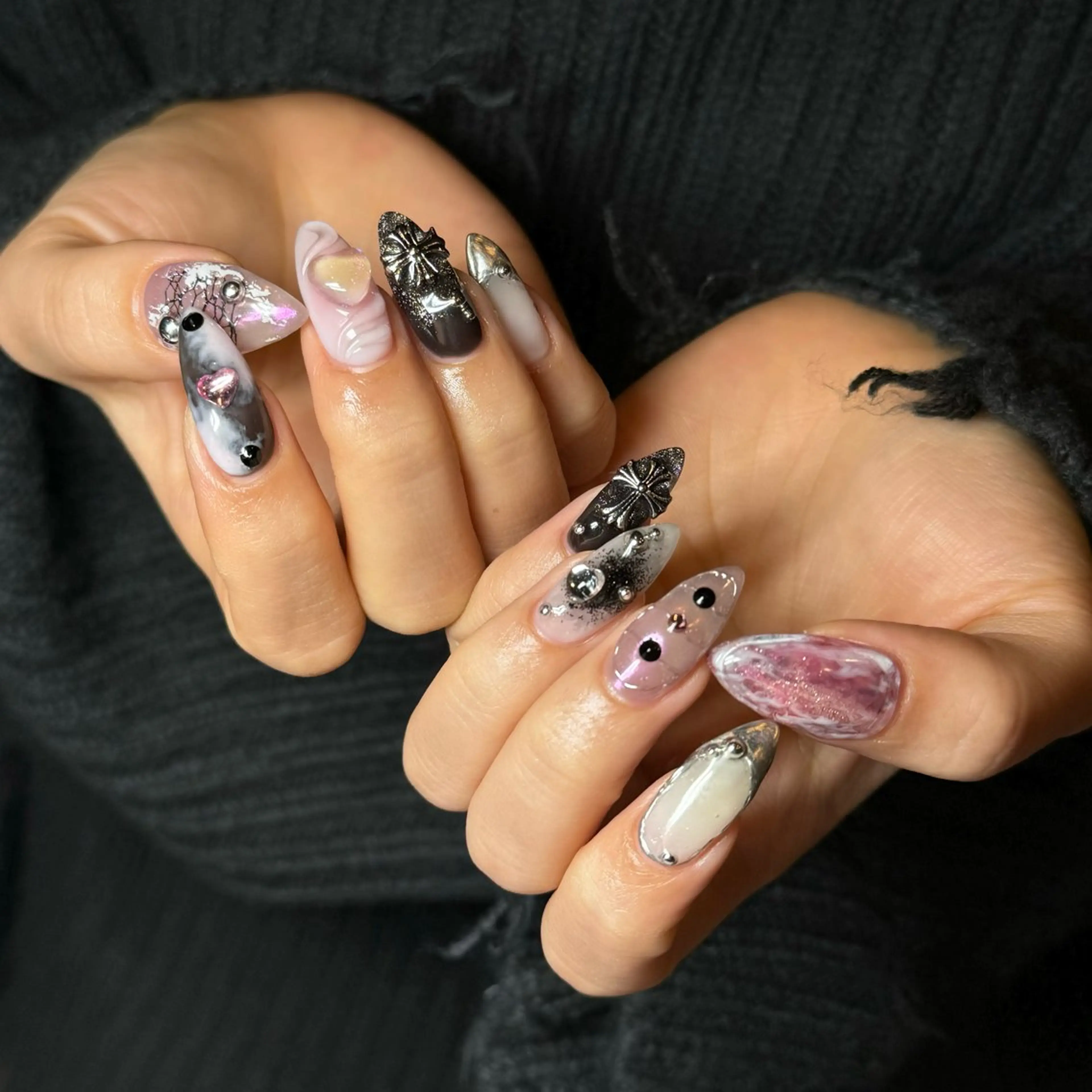 ネイル ニュアンスネイル ハンドネイル 𝐫𝐚𝐢 𝐧𝐚𝐢𝐥の眉毛・アイブロウイメージ