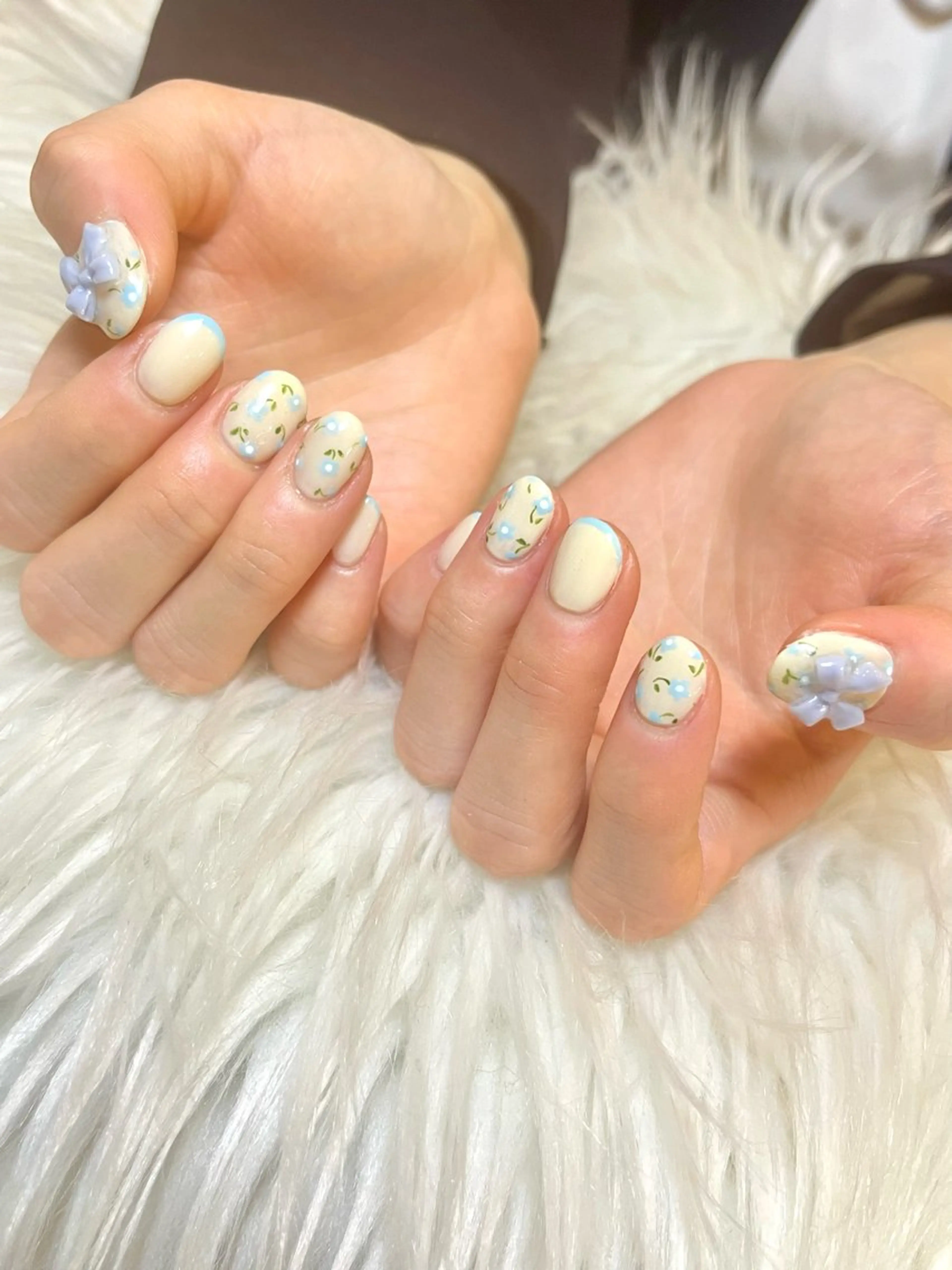 ネイル フラワーネイル 黄色 ハンドネイル プライベートネイルサロン koyubi.所属・新宿御苑前店 島倉のネイルデザイン