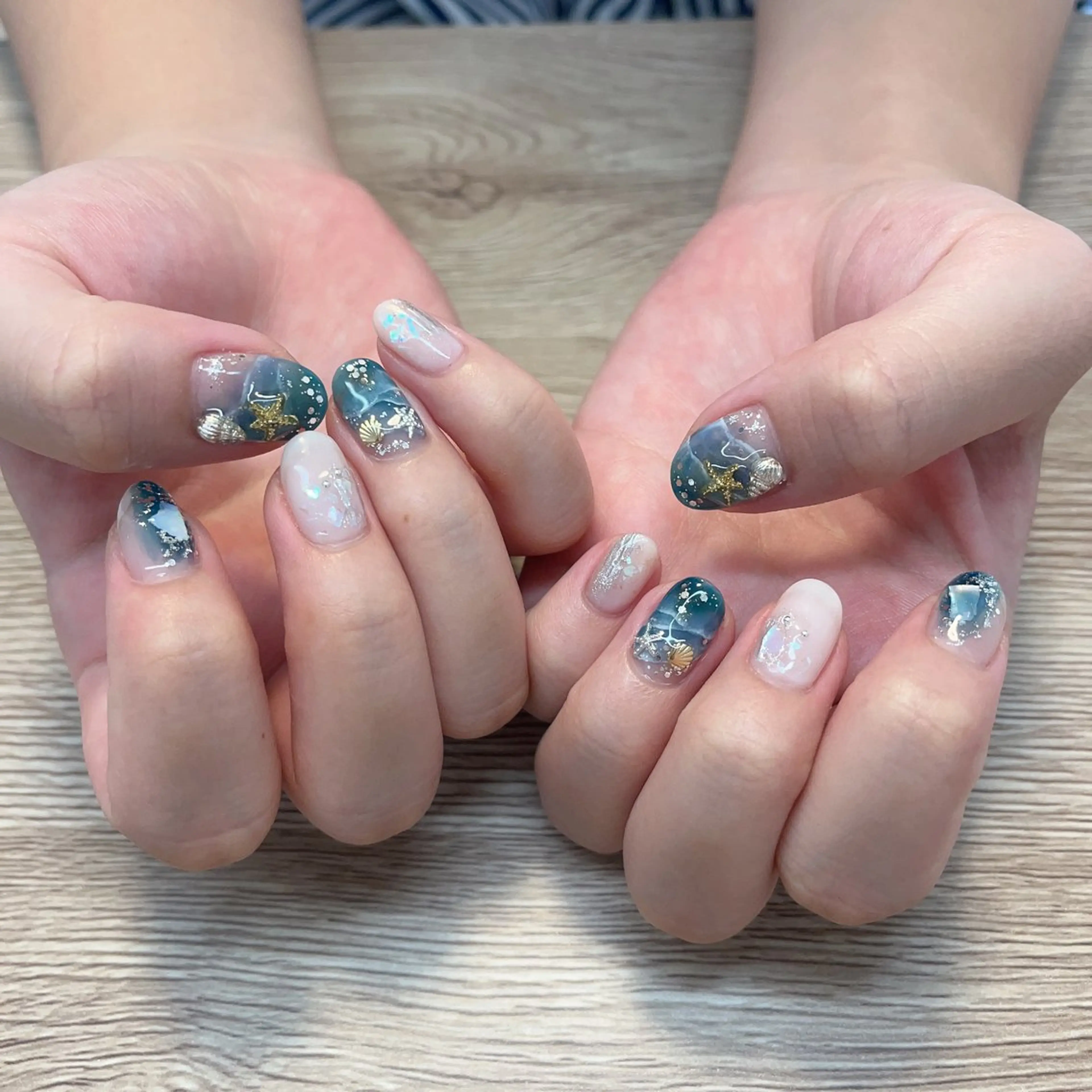 ネイル 児玉 茉緒のネイルデザイン