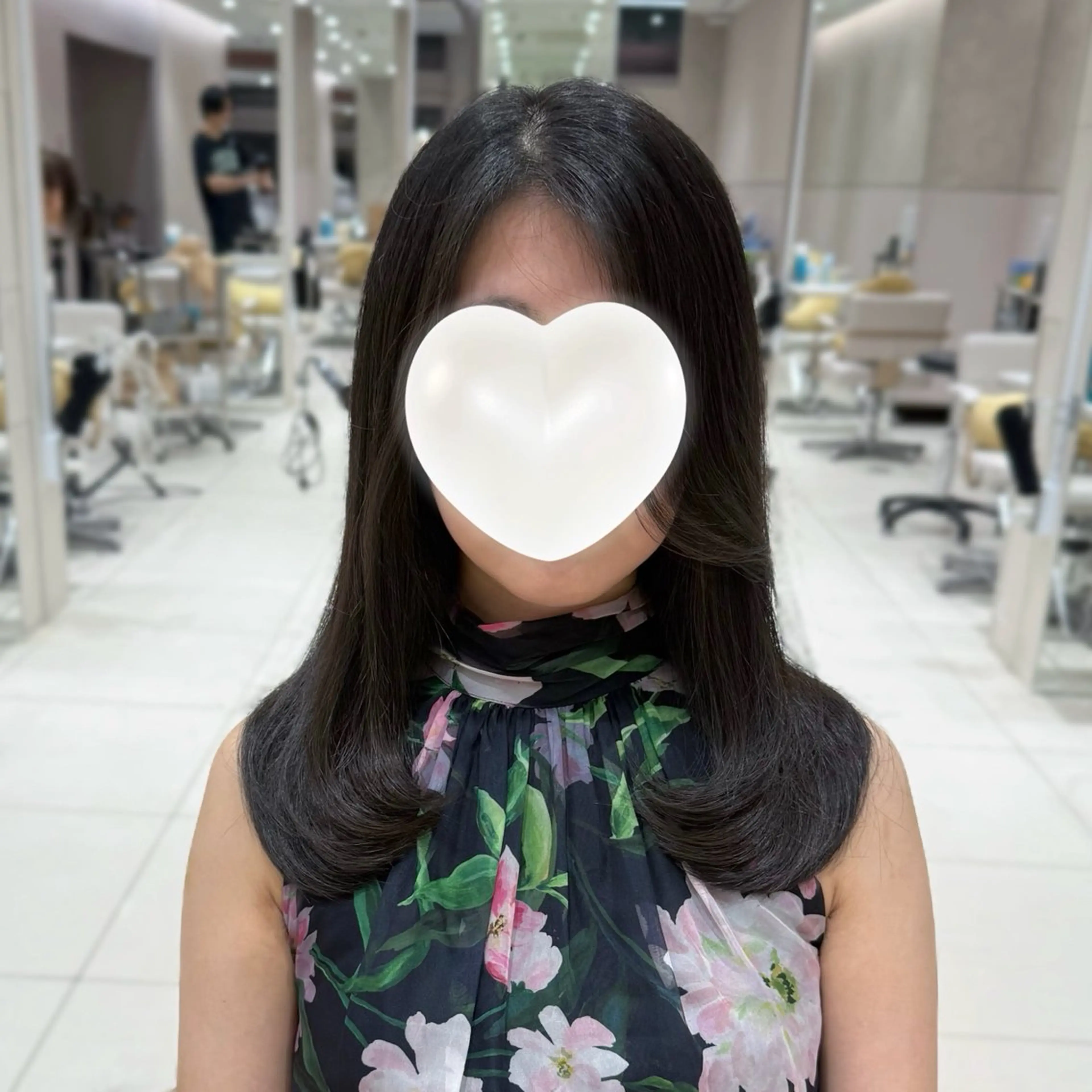 ミディアム カラー カット ヘアカラー トリートメント 内田 志乃のヘアスタイル