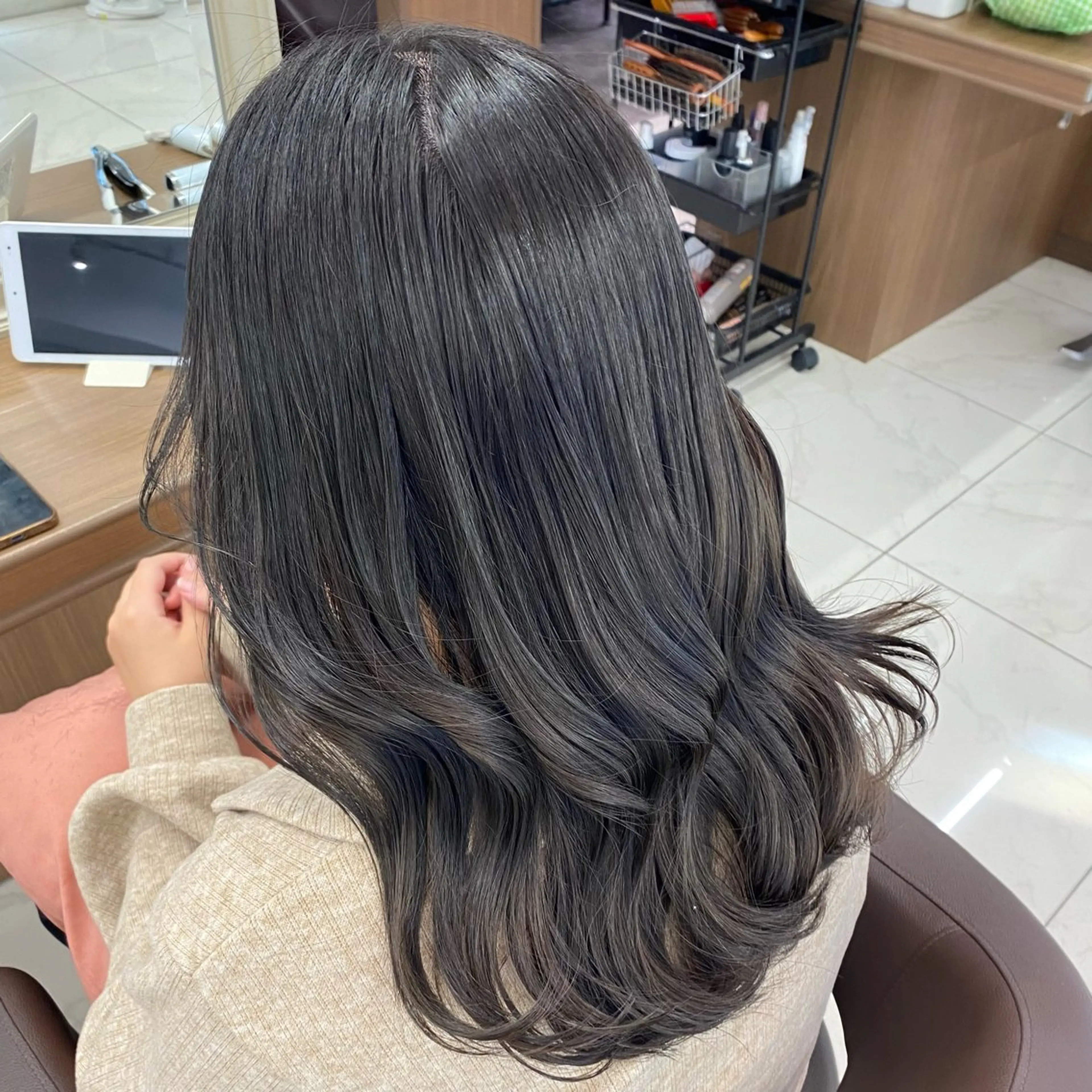 セミロング カラー 透明感カラー グレージュ カット ヘアカラー トリートメント 長妻莉央/縮毛矯正 髪質改善カラーのヘアスタイル