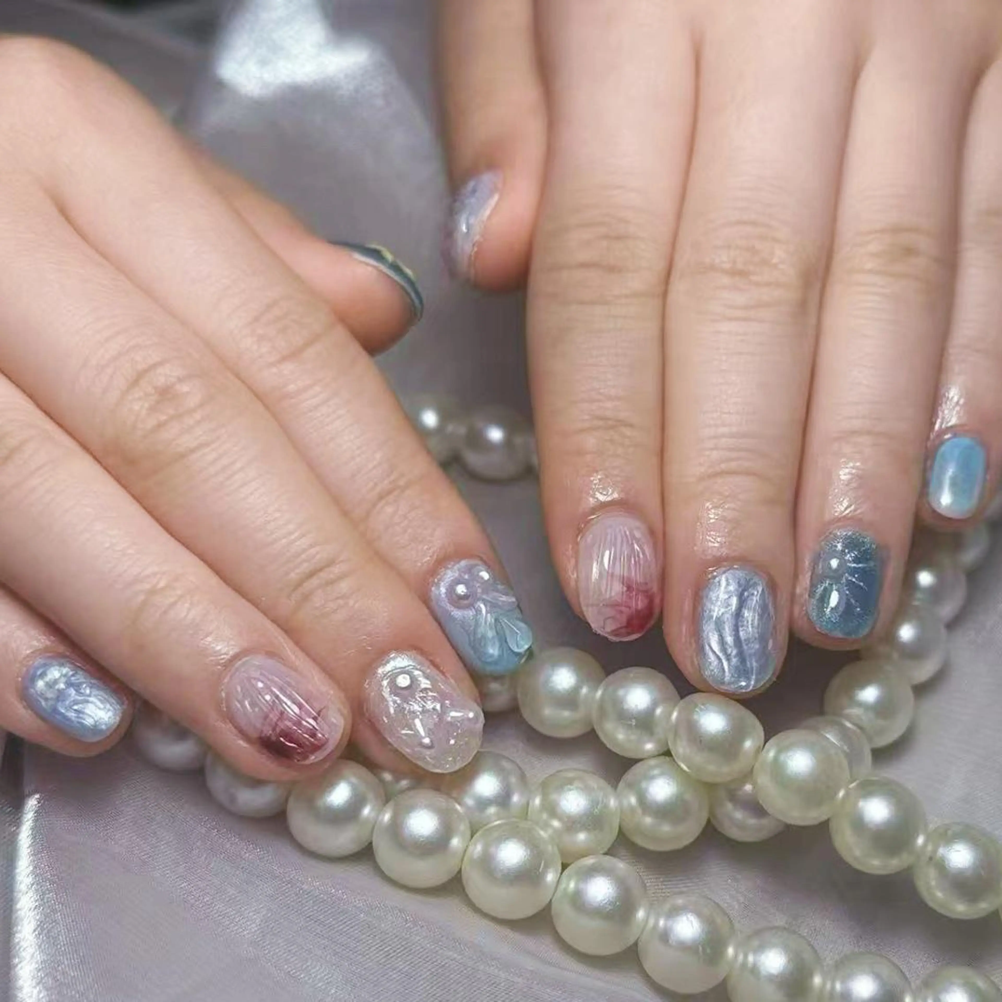 ネイル アートネイル オーロラネイル ガーリー キラキラネイル 韓国ネイル ハンドネイル ハンドケア DIAMOND 💅のネイルデザイン