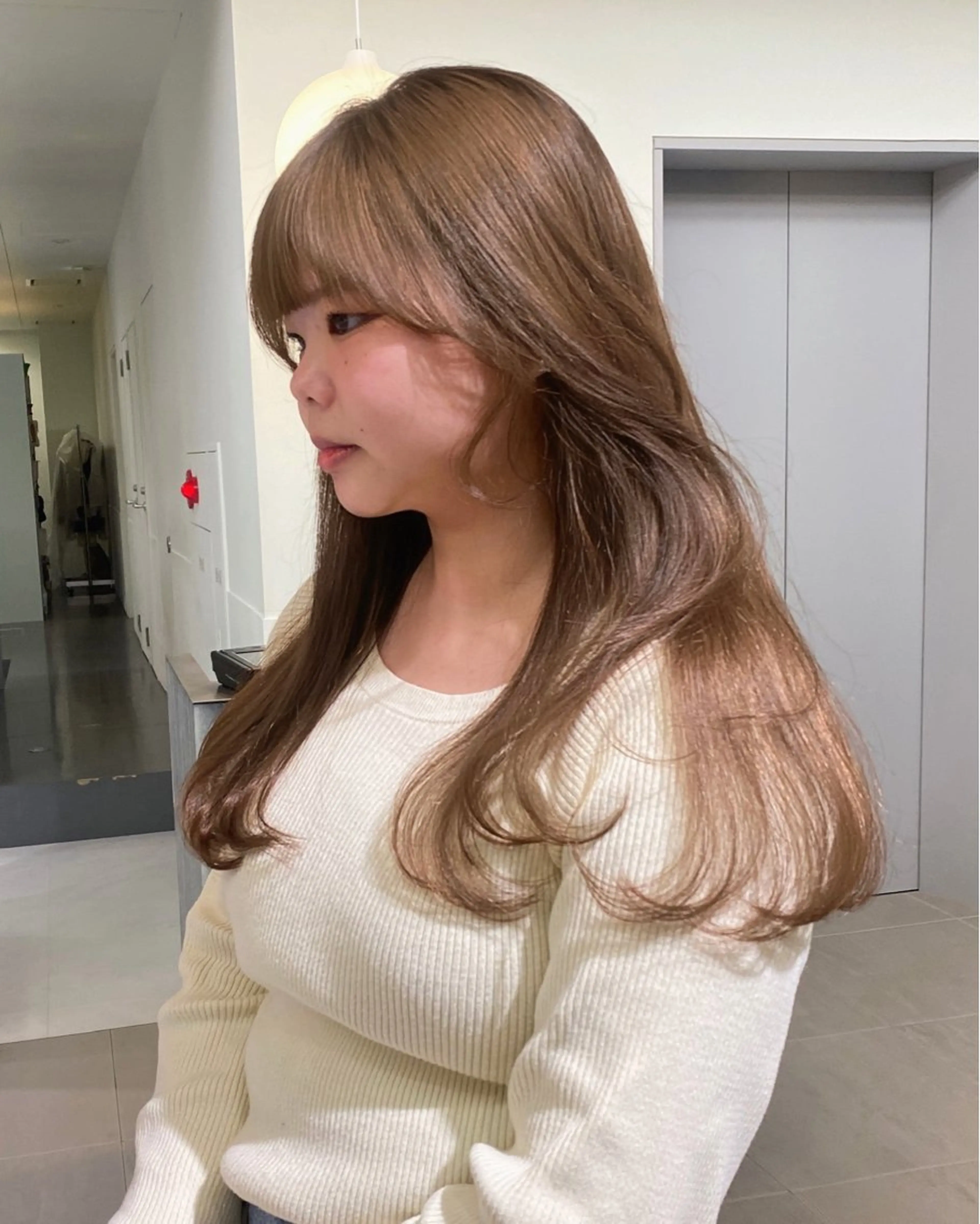 ロング 高発色ブリーチ/ ハイレイヤー🪽aiのヘアスタイル
