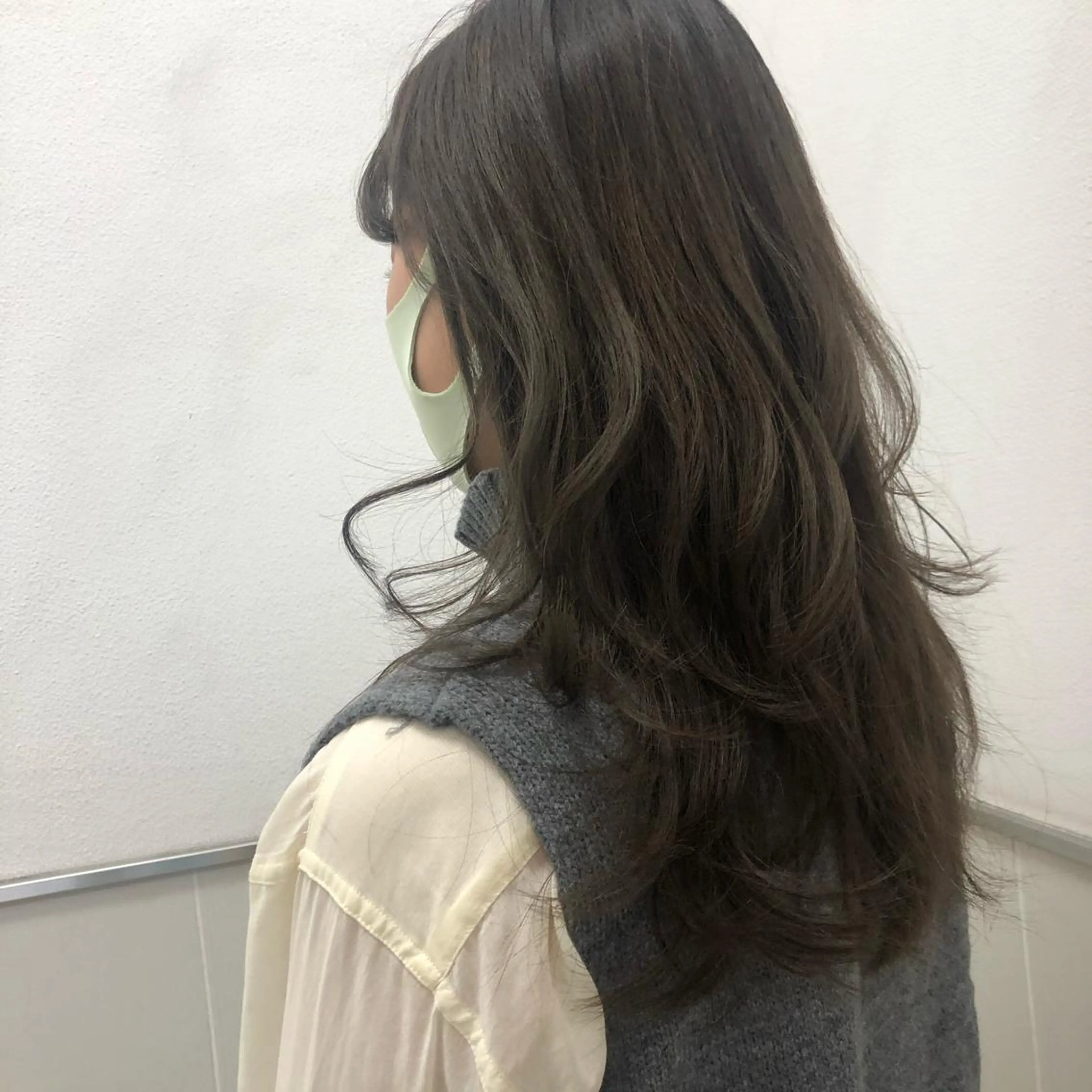 ロング カラー 細川 夕利亜のヘアスタイル