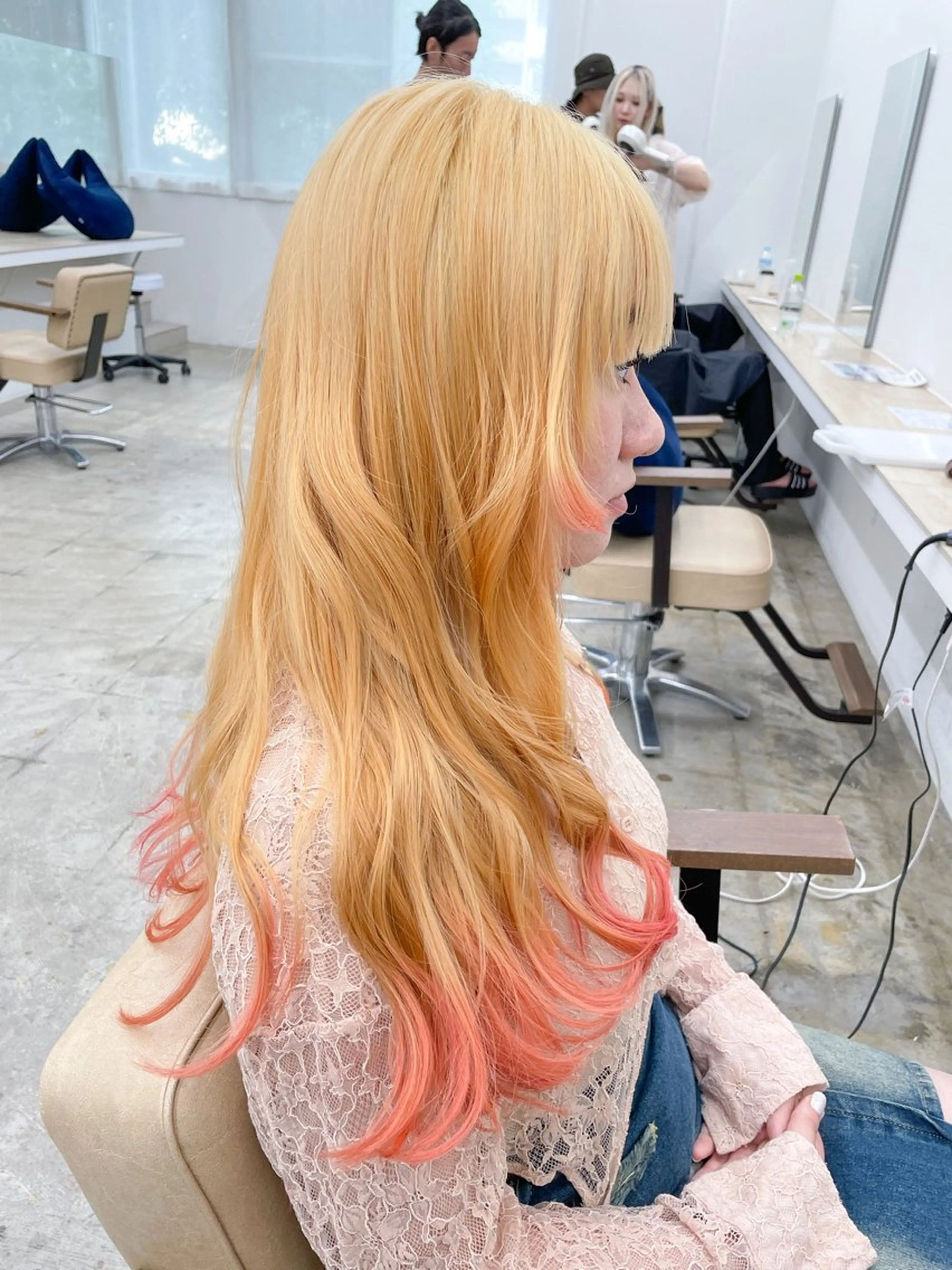 ロング カラー ブリーチ 抜きっぱなしブロンド デザインカラー ハイトーンカラー ピンクカラー カット ヘアカラー トリートメント ハイトーン/レイヤー /ケアブリーチ石川治のヘアスタイル