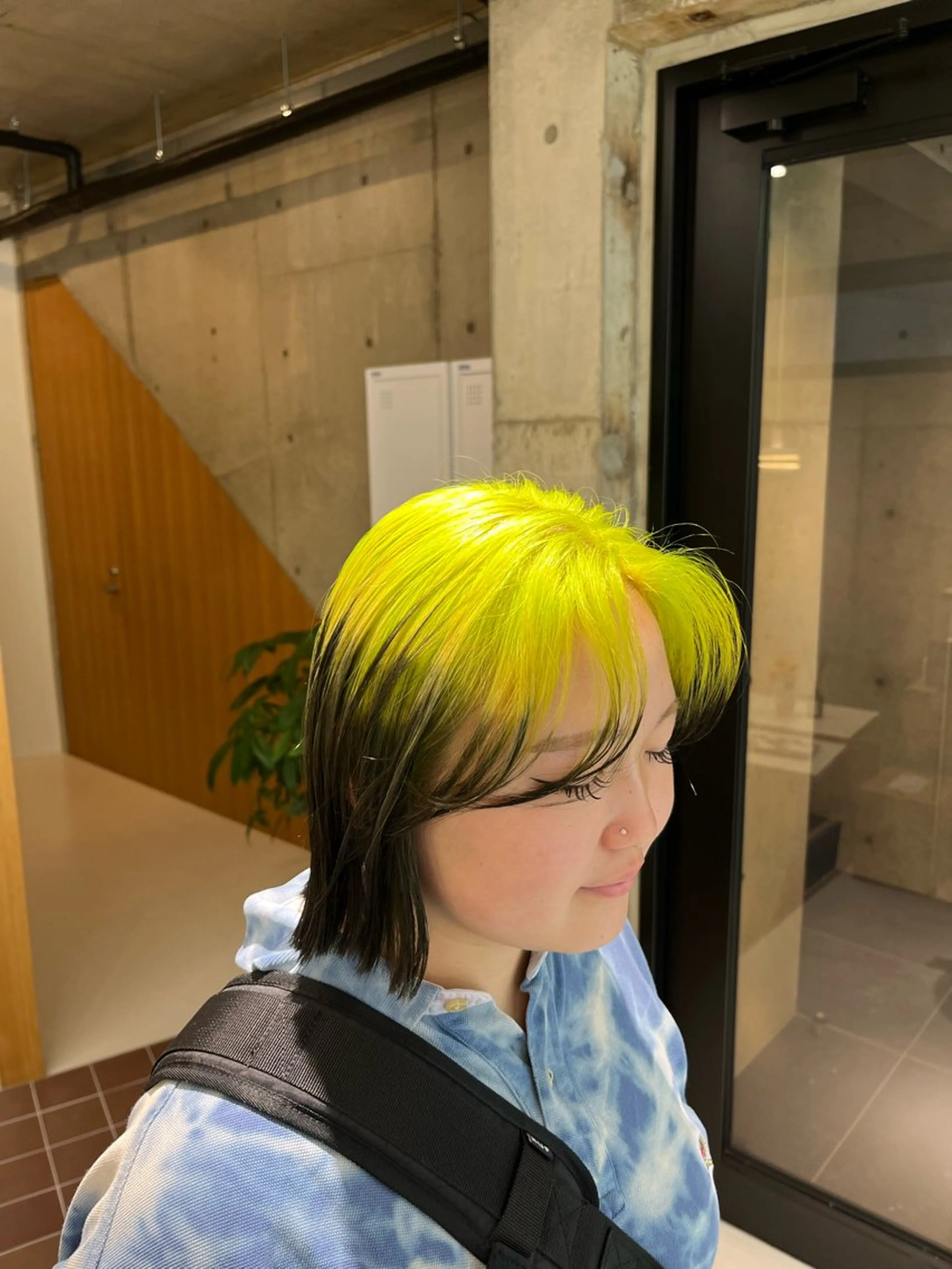 カラー ミストバング ブリーチ 透明感カラー デザインカラー ダブルカラー nagi所属・横田直也/韓国風 レイヤーカット/千種のヘアスタイル