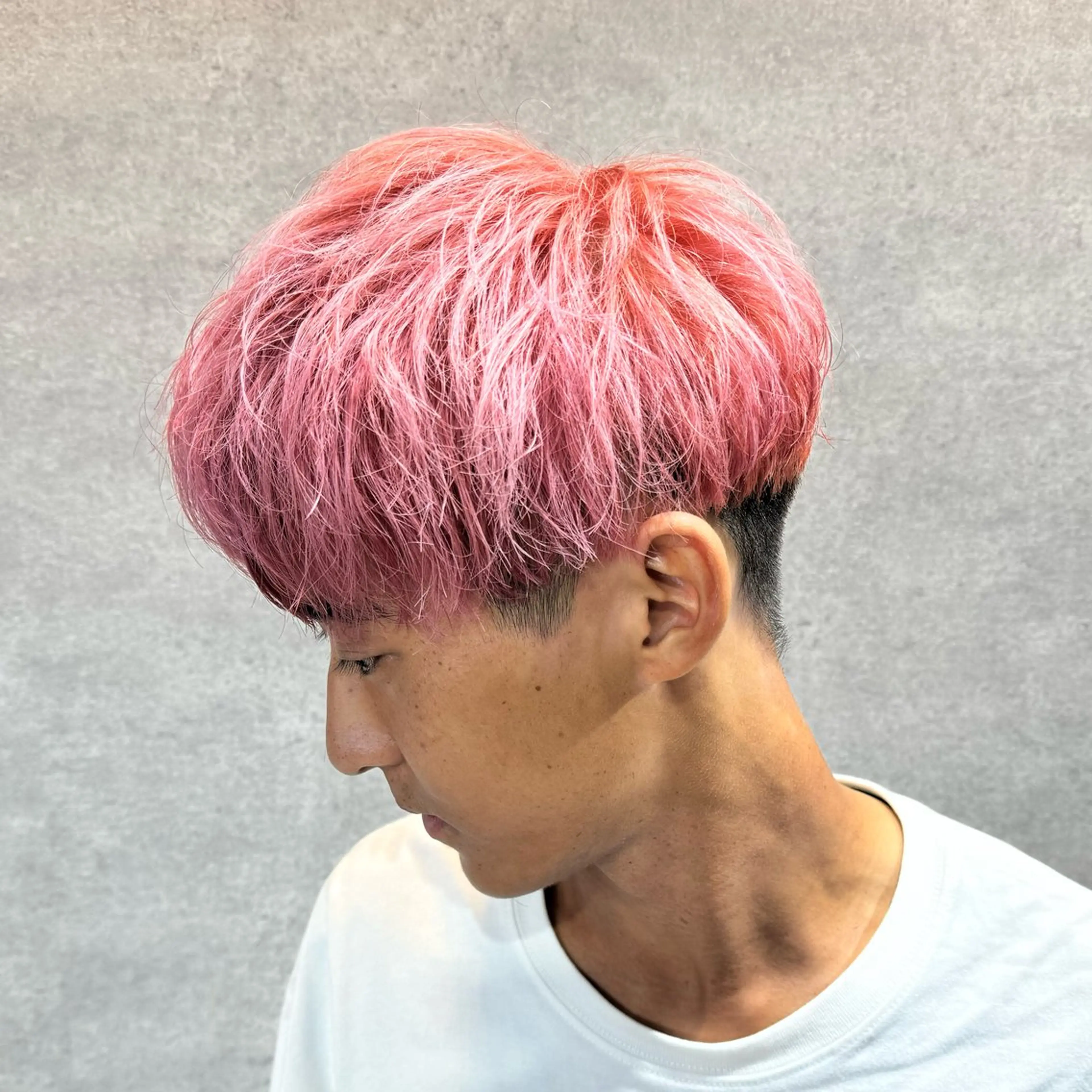 ショート カラー パーマ ヘアアレンジ メンズ センターパート メンズハイライト メンズメッシュ マッシュ メンズパーマ カット ヘアカラー トリートメント ヘッドスパ ヘアセット 仕上がり満足度No. 1🔥BLUCK🔥のヘアスタイル