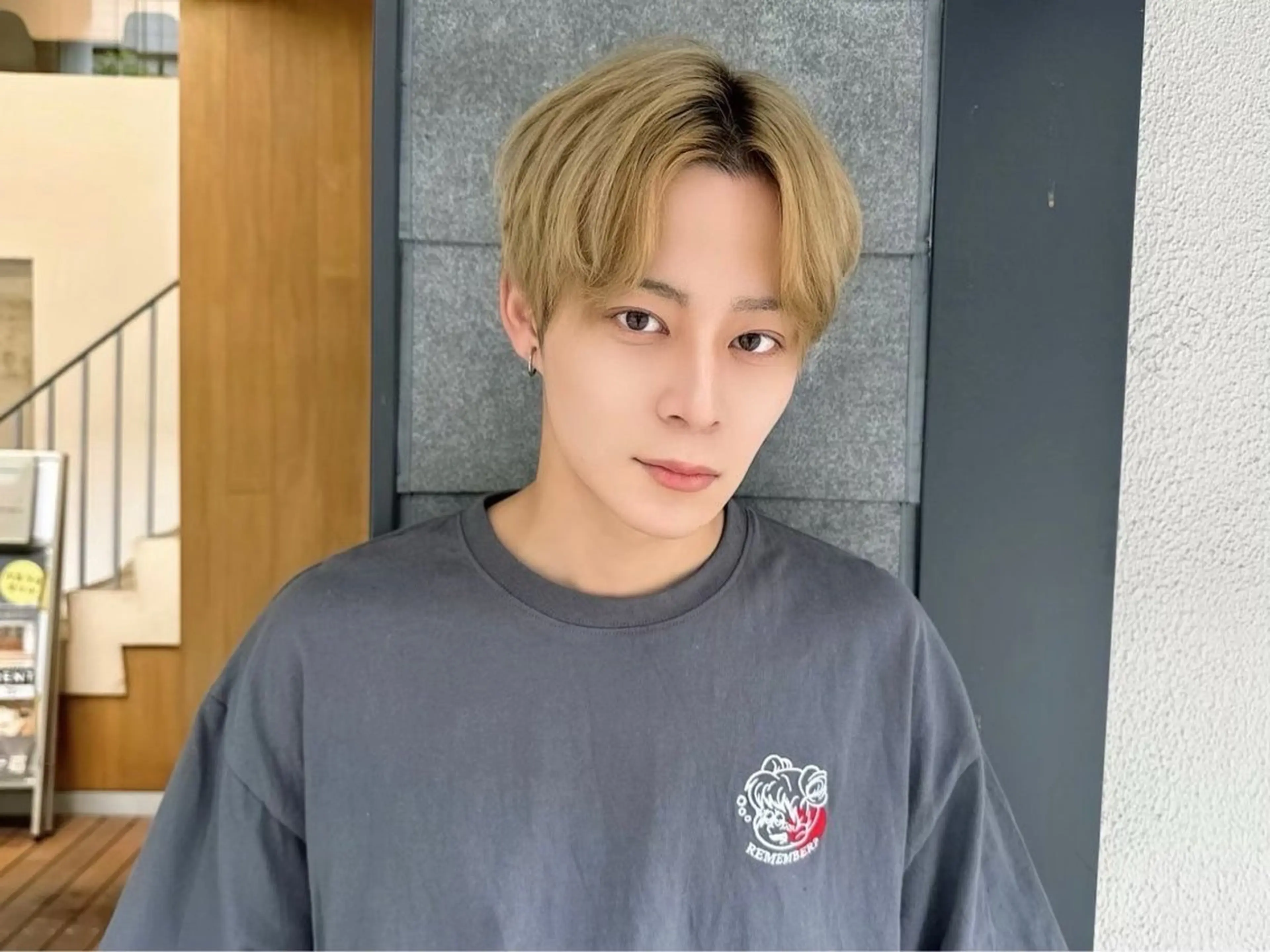 カラー メンズ 岩下 実希のヘアスタイル