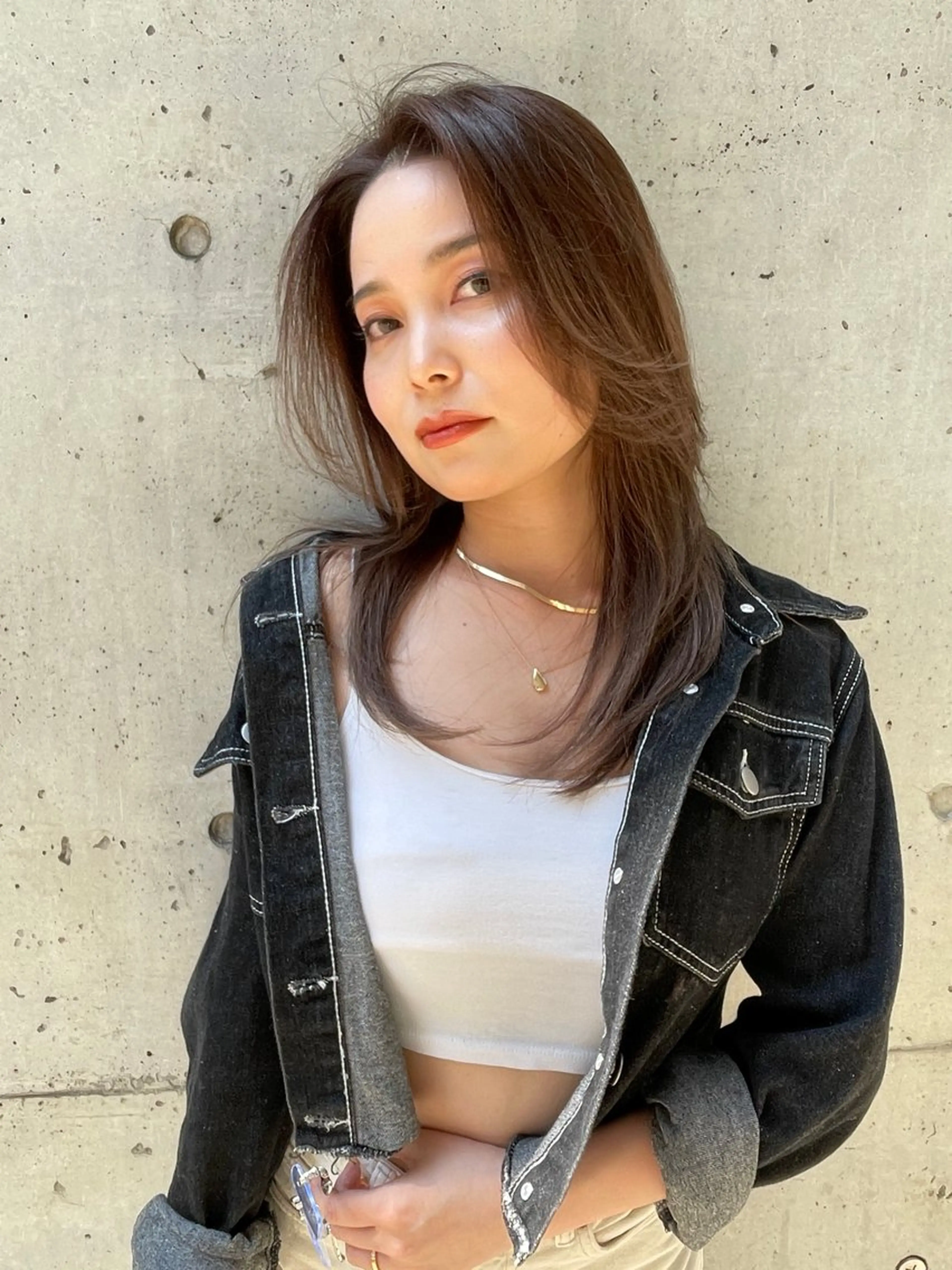 ミディアム 海外レイヤー/赤み 消しカラー/上原聖奈のヘアスタイル