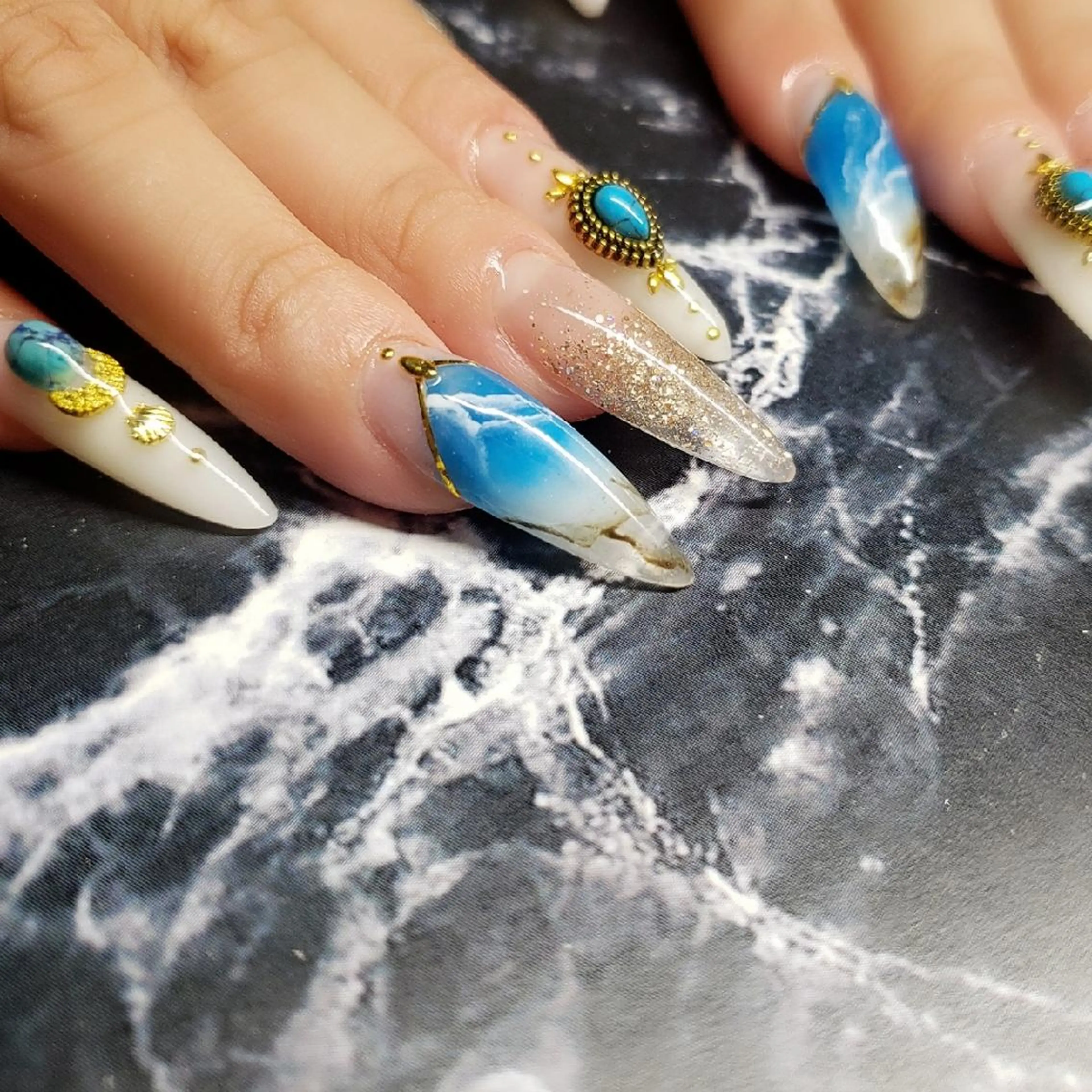 セミロング ネイル ハンドネイル クロキ 。のネイルデザイン