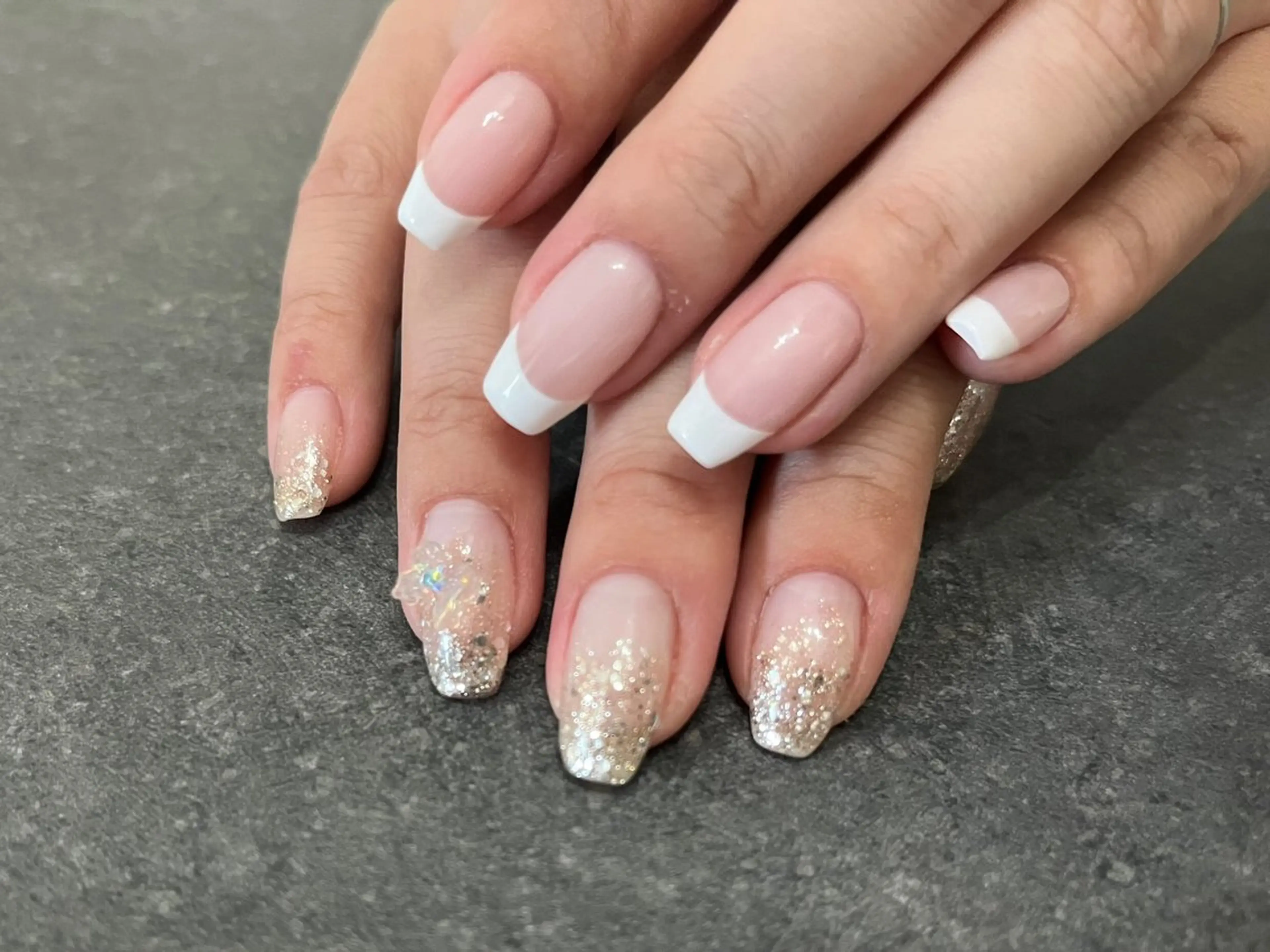 ネイル フレンチネイル ラメ(グリッター) ラメグラデーション ek.nail⭐︎ kanaのネイルデザイン