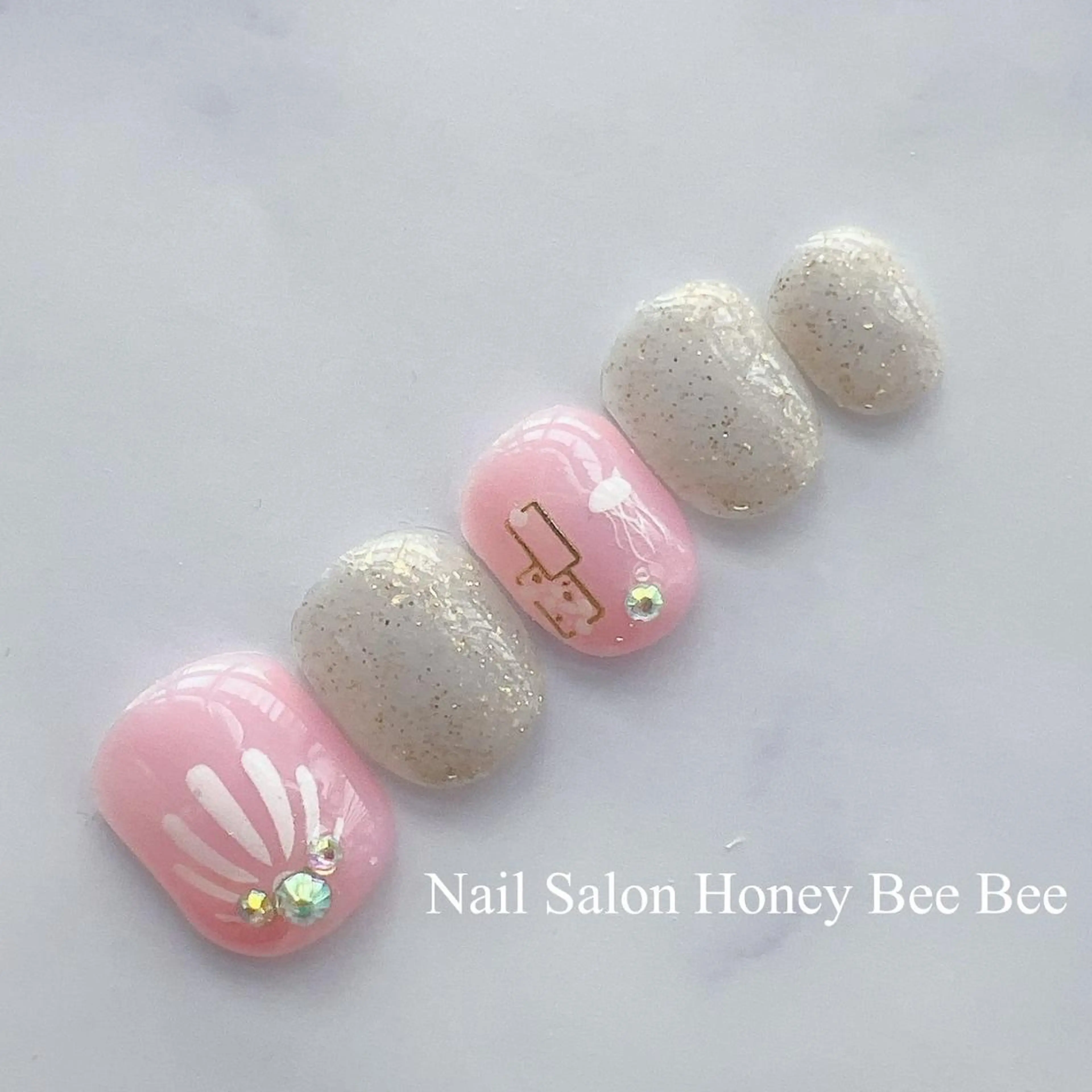 ネイル Nail salon Honey Beeのネイルデザイン