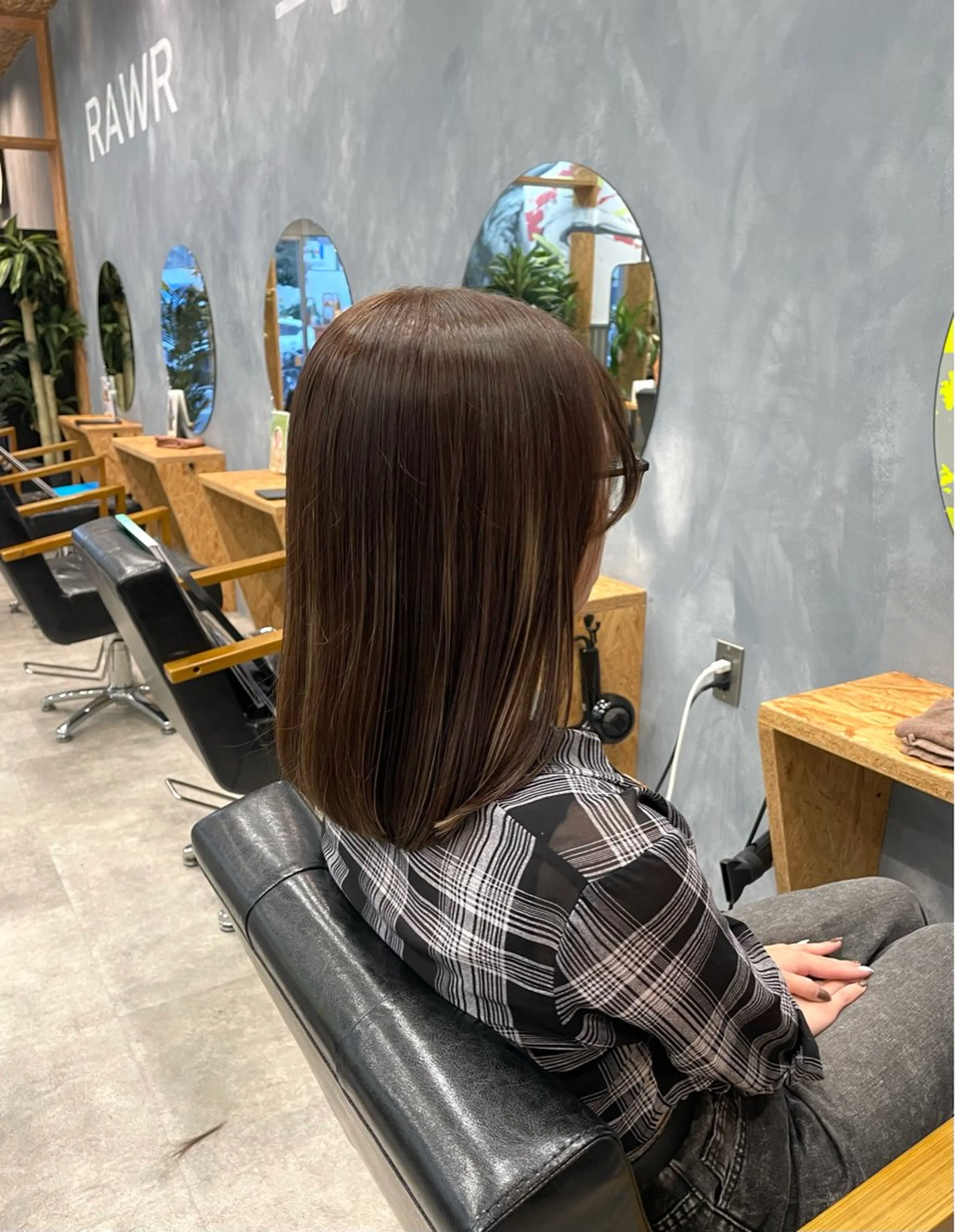 ミディアム カラー ベージュカラー ハイライトカラー ハイライト RAWR hair WaMen所属・飛澤 太陽のヘアスタイル