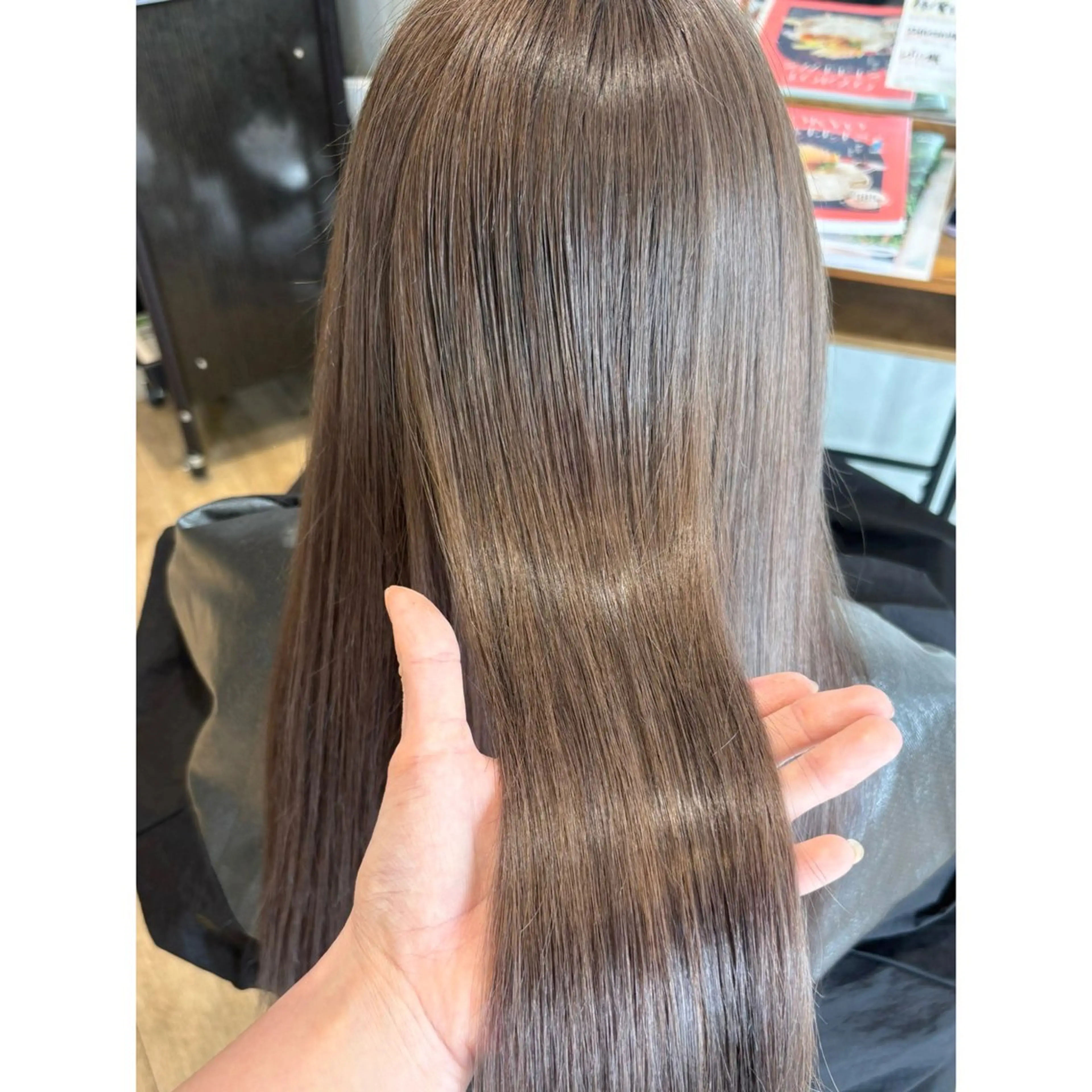 ロング ヘアカラー はしもと あかりのヘアスタイル