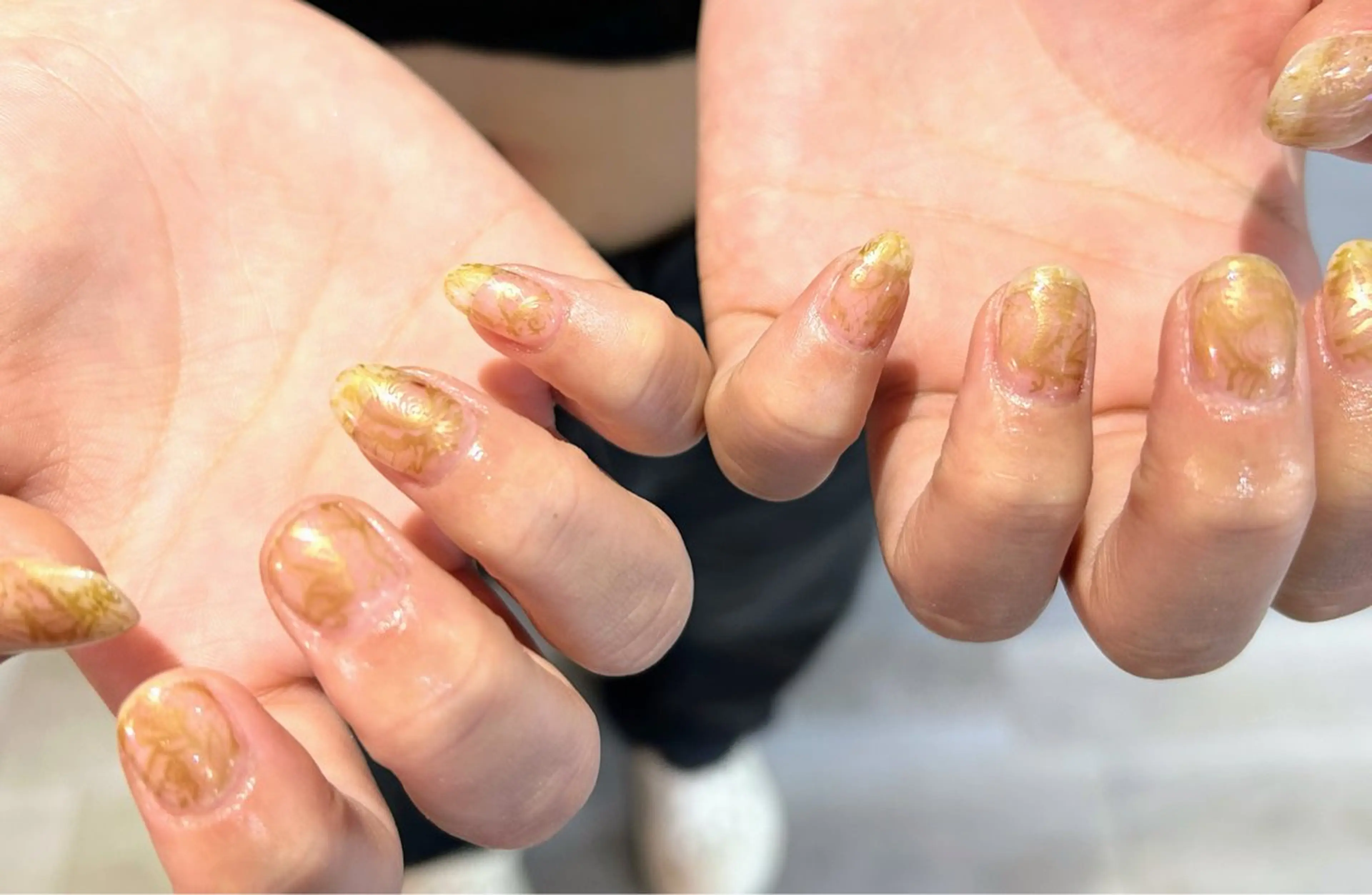 ネイル アートネイル ゴールド シンプルネイル 渋谷 怜奈のネイルデザイン